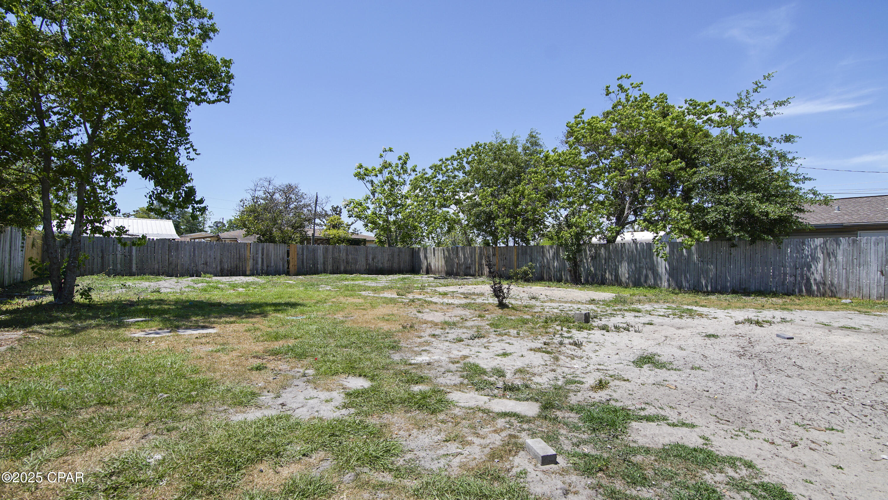 1813 Hickory Avenue