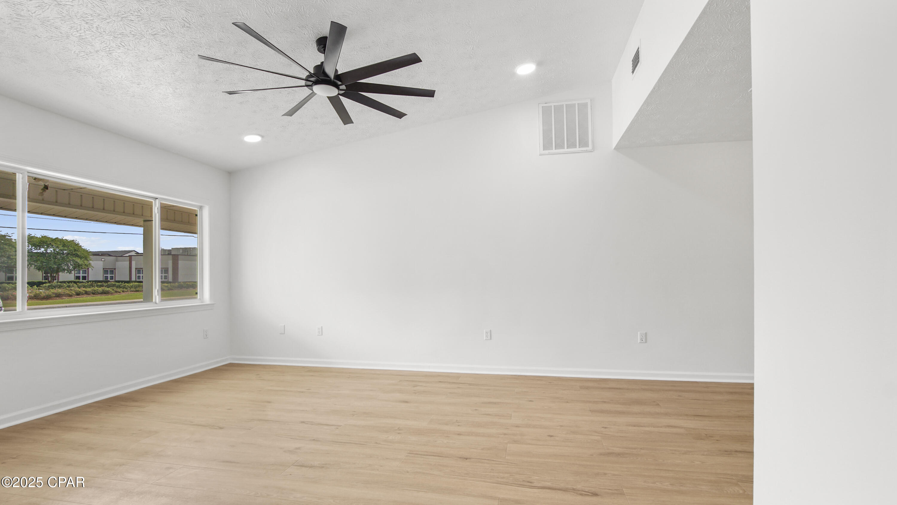 704 W 19th Street