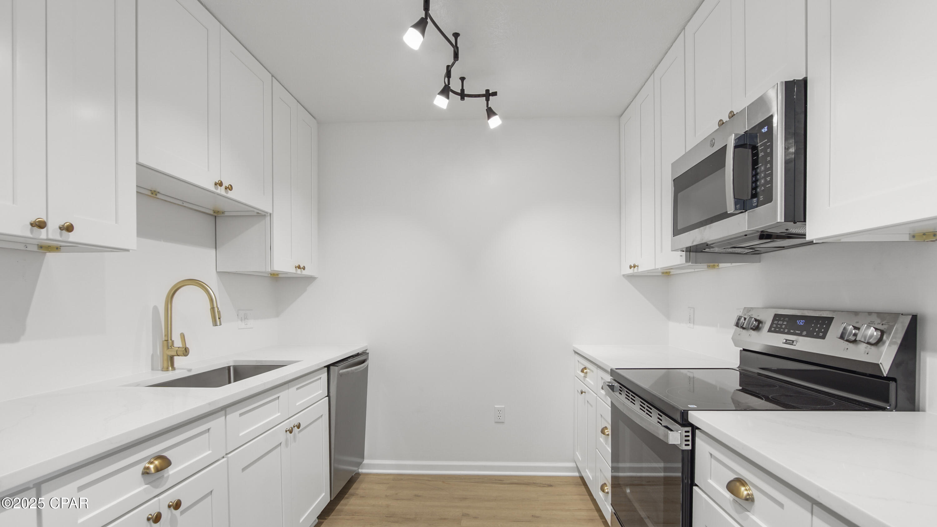 704 W 19th Street
