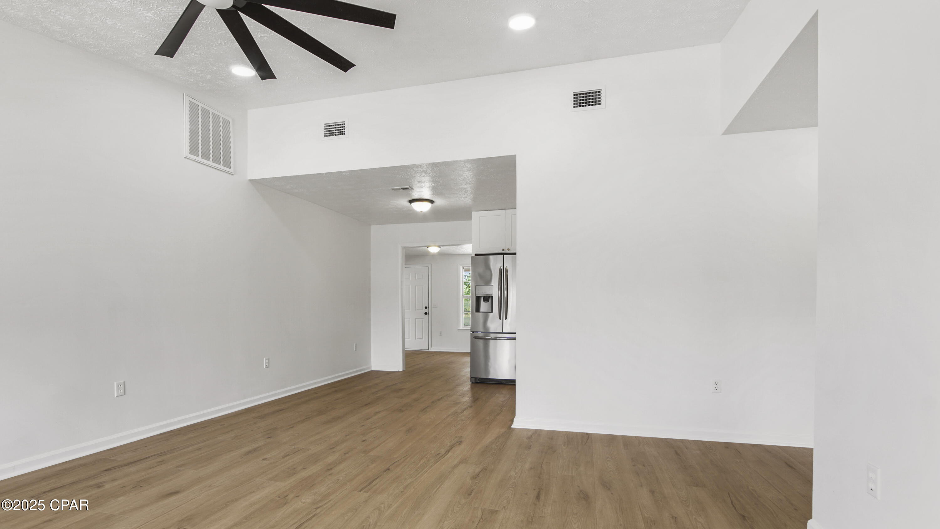 704 W 19th Street