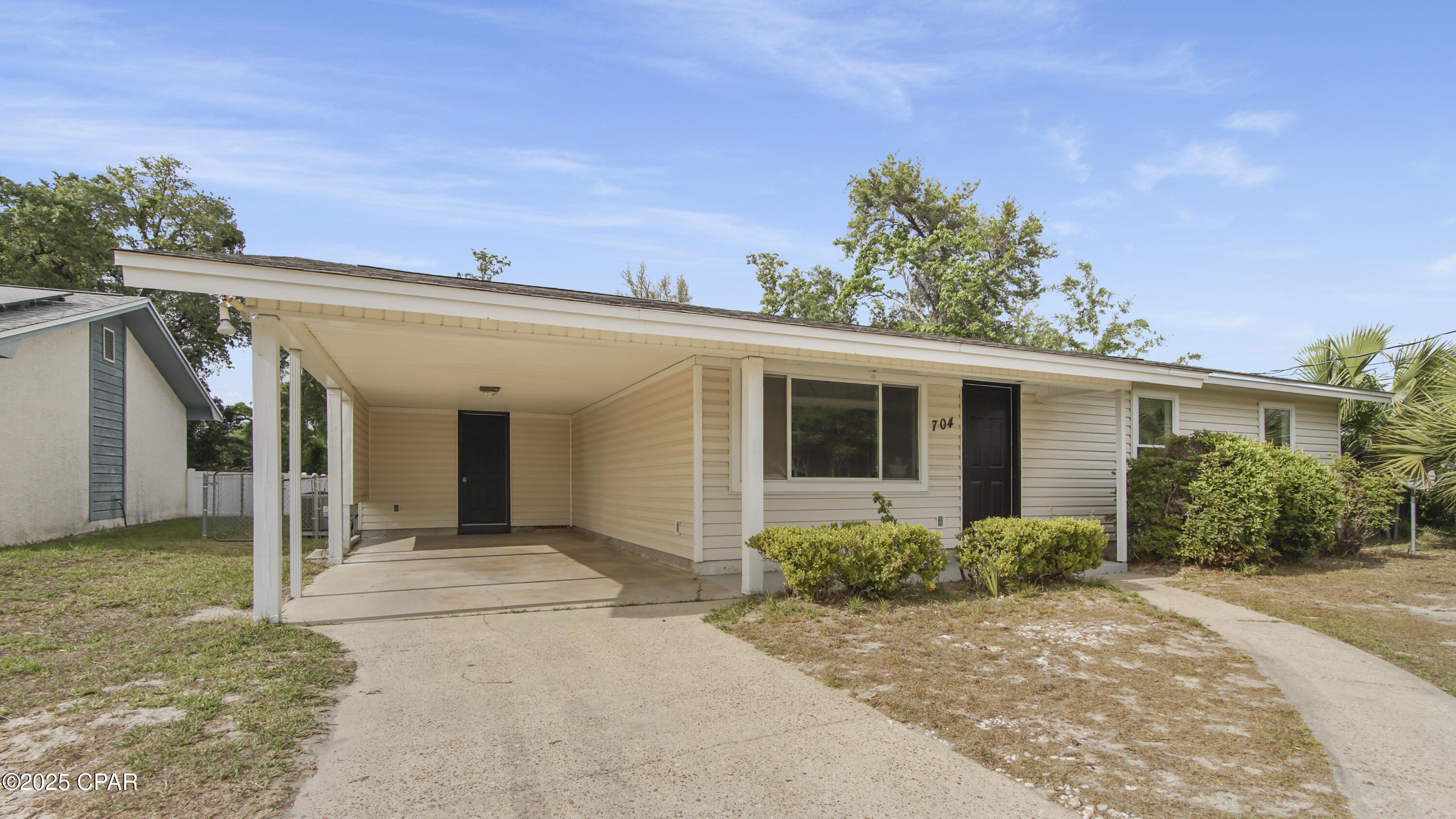704 W 19th Street