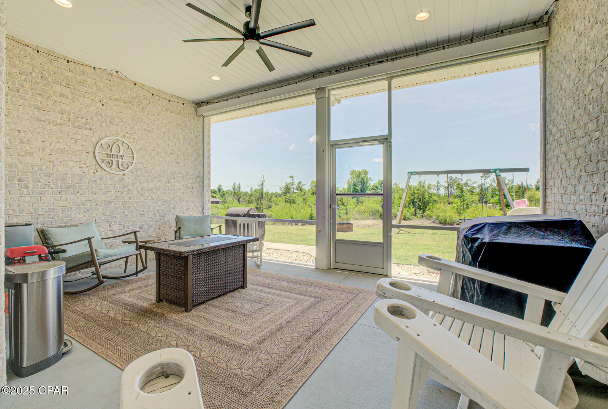 3917 Sandpine Way
