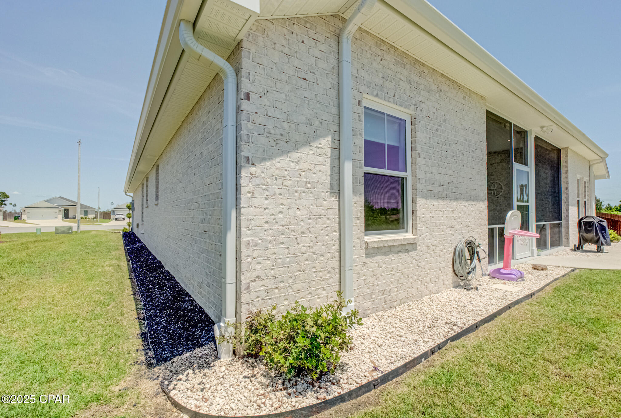 3917 Sandpine Way