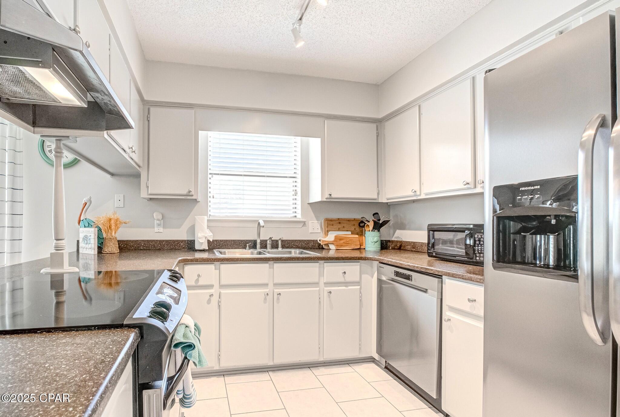 133 Southfields Road C