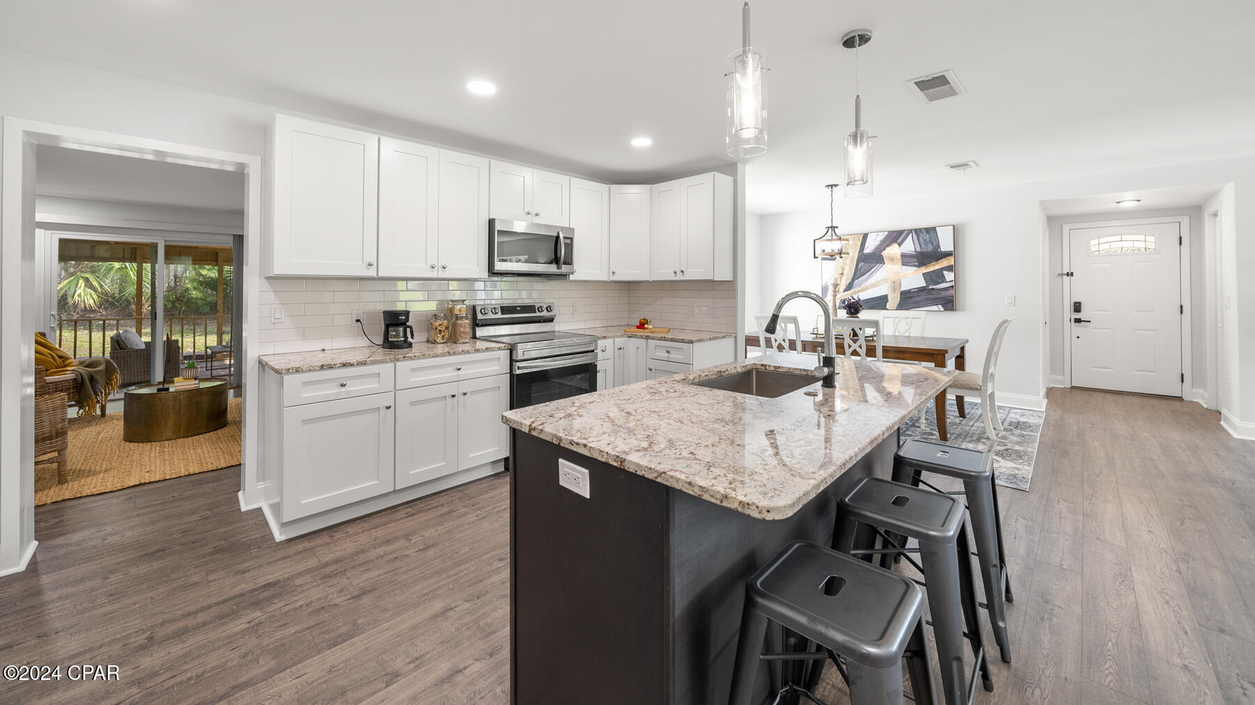 300 N Cove Boulevard