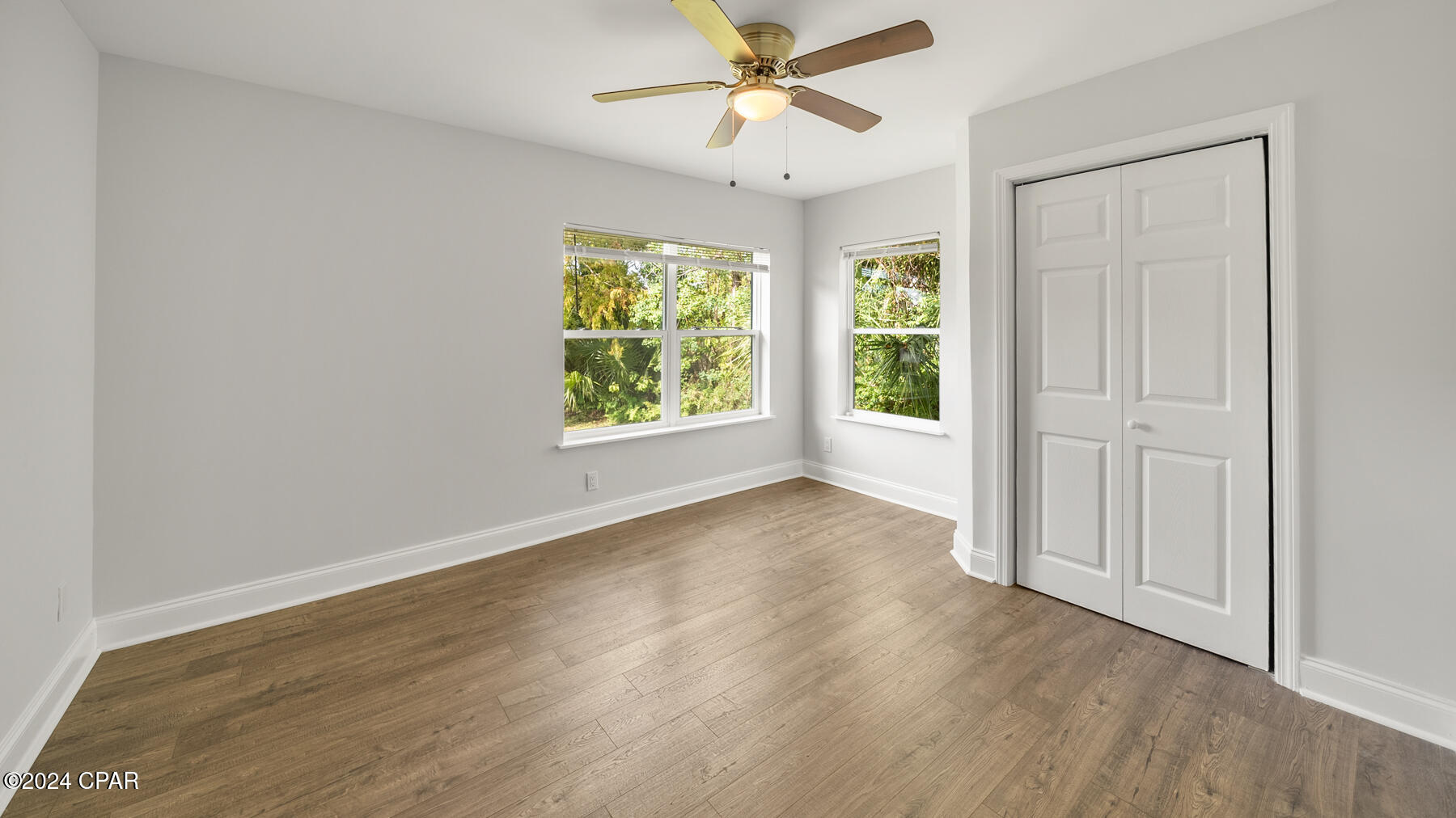 300 N Cove Boulevard