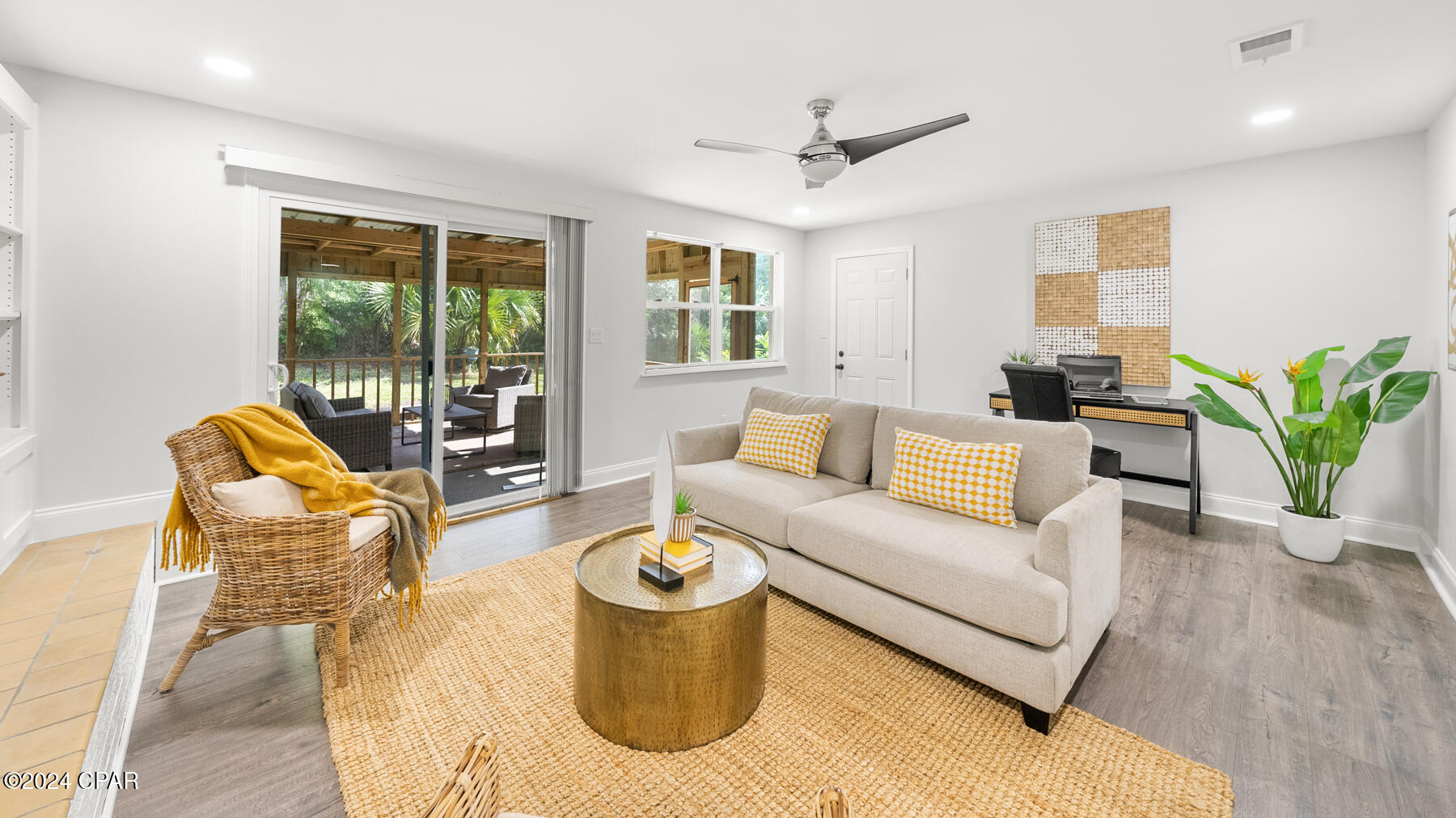 300 N Cove Boulevard