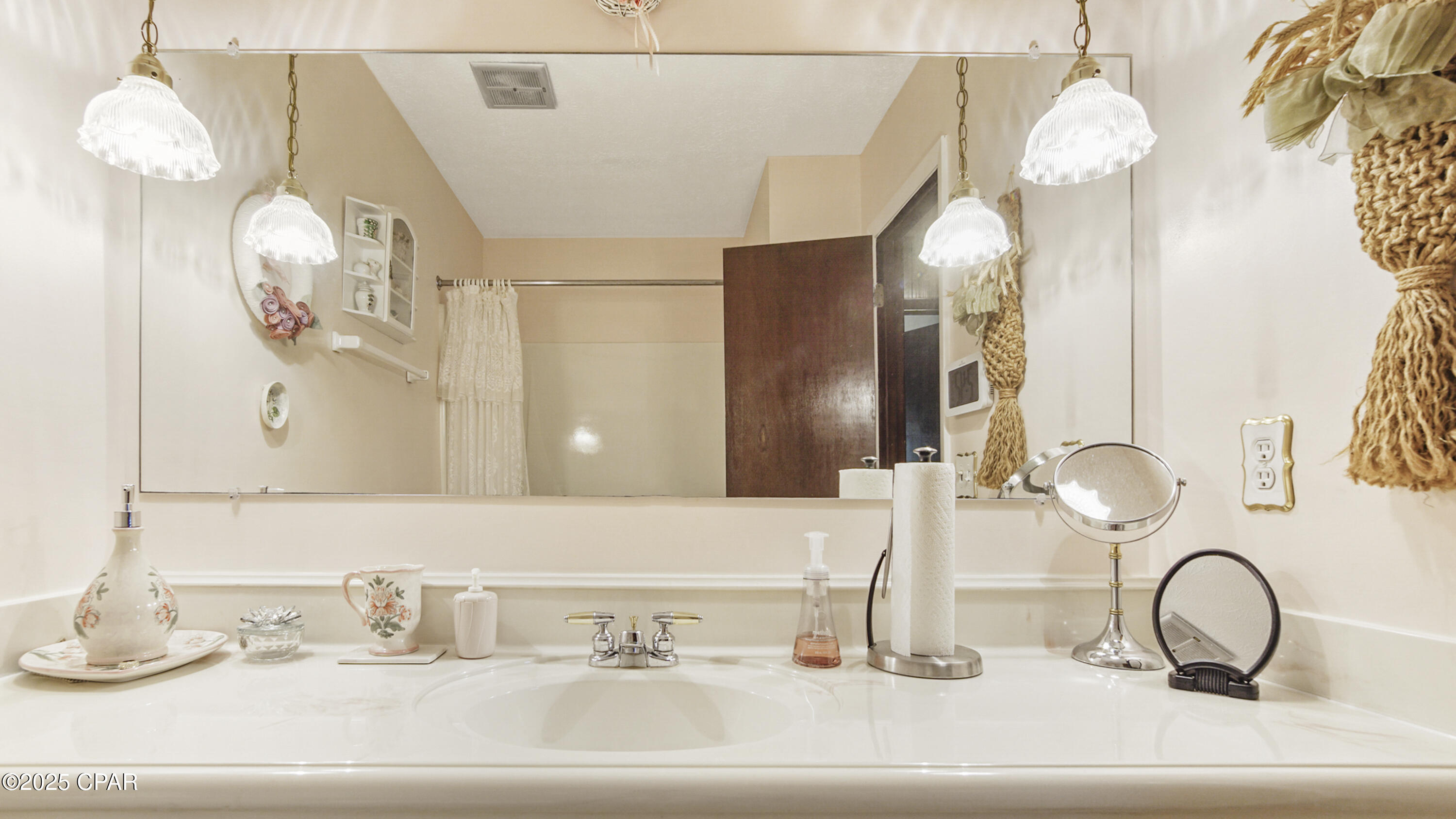 6425 Hiwassee Street