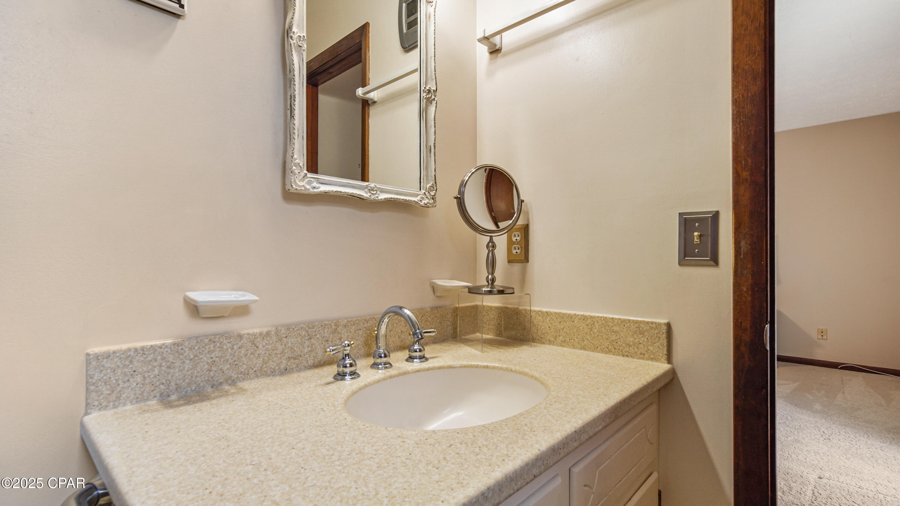 6425 Hiwassee Street