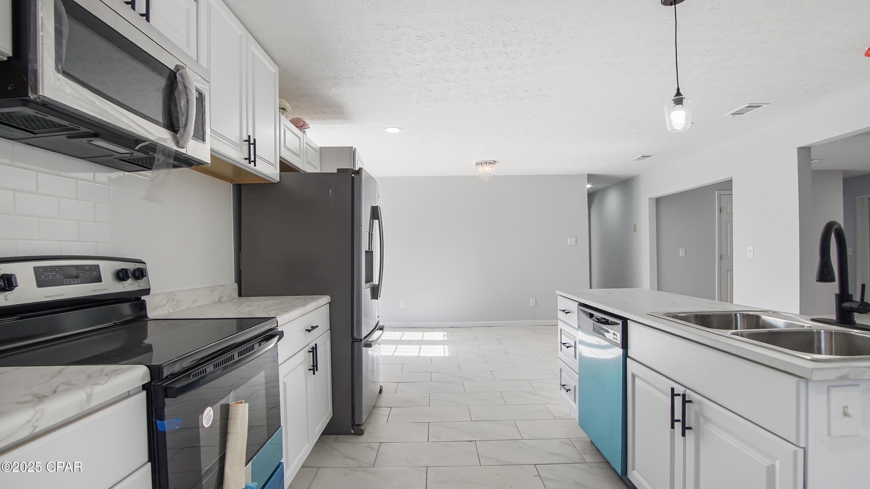 1613 Friendship Avenue