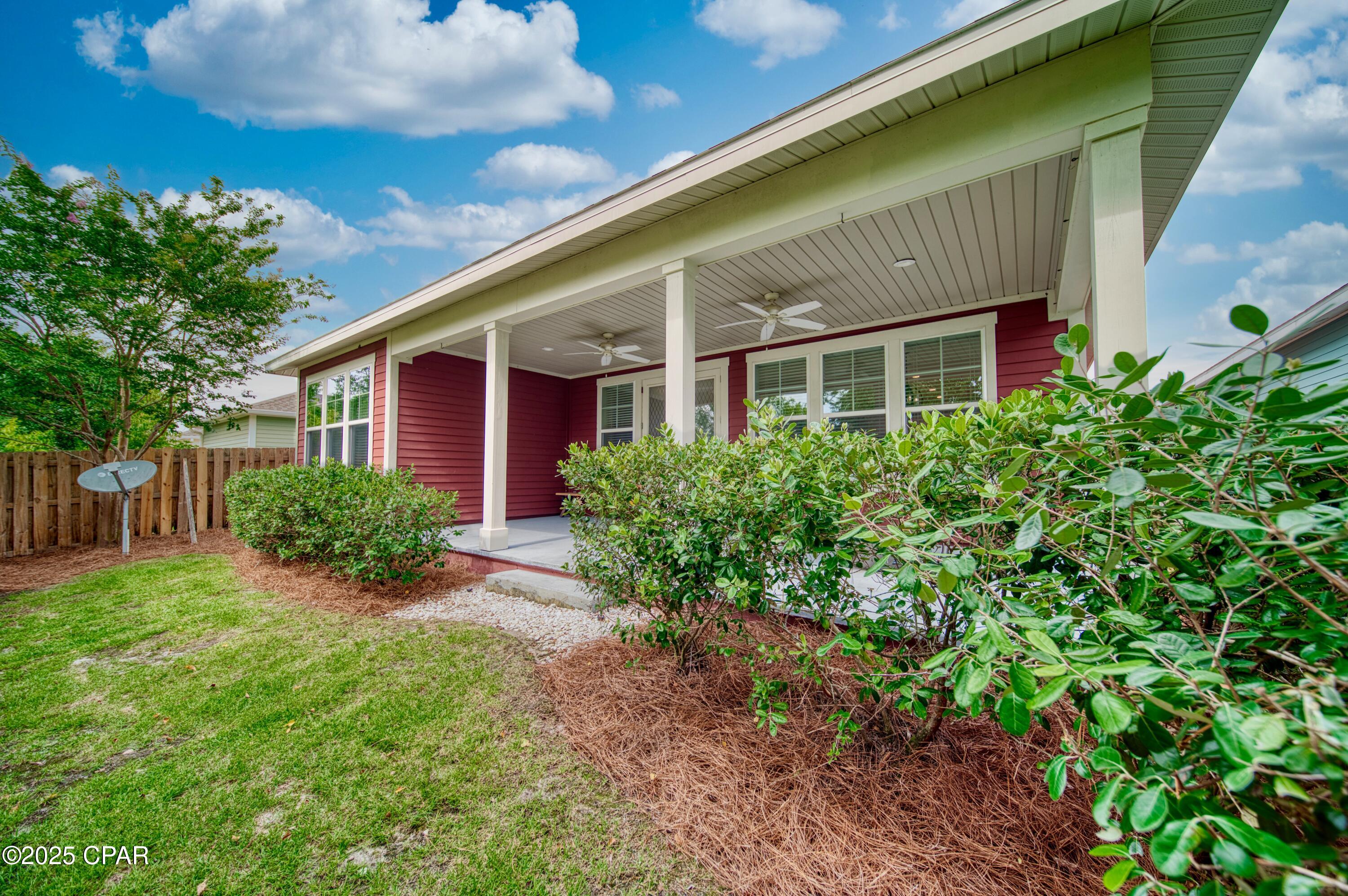 3113 E Heartleaf Avenue