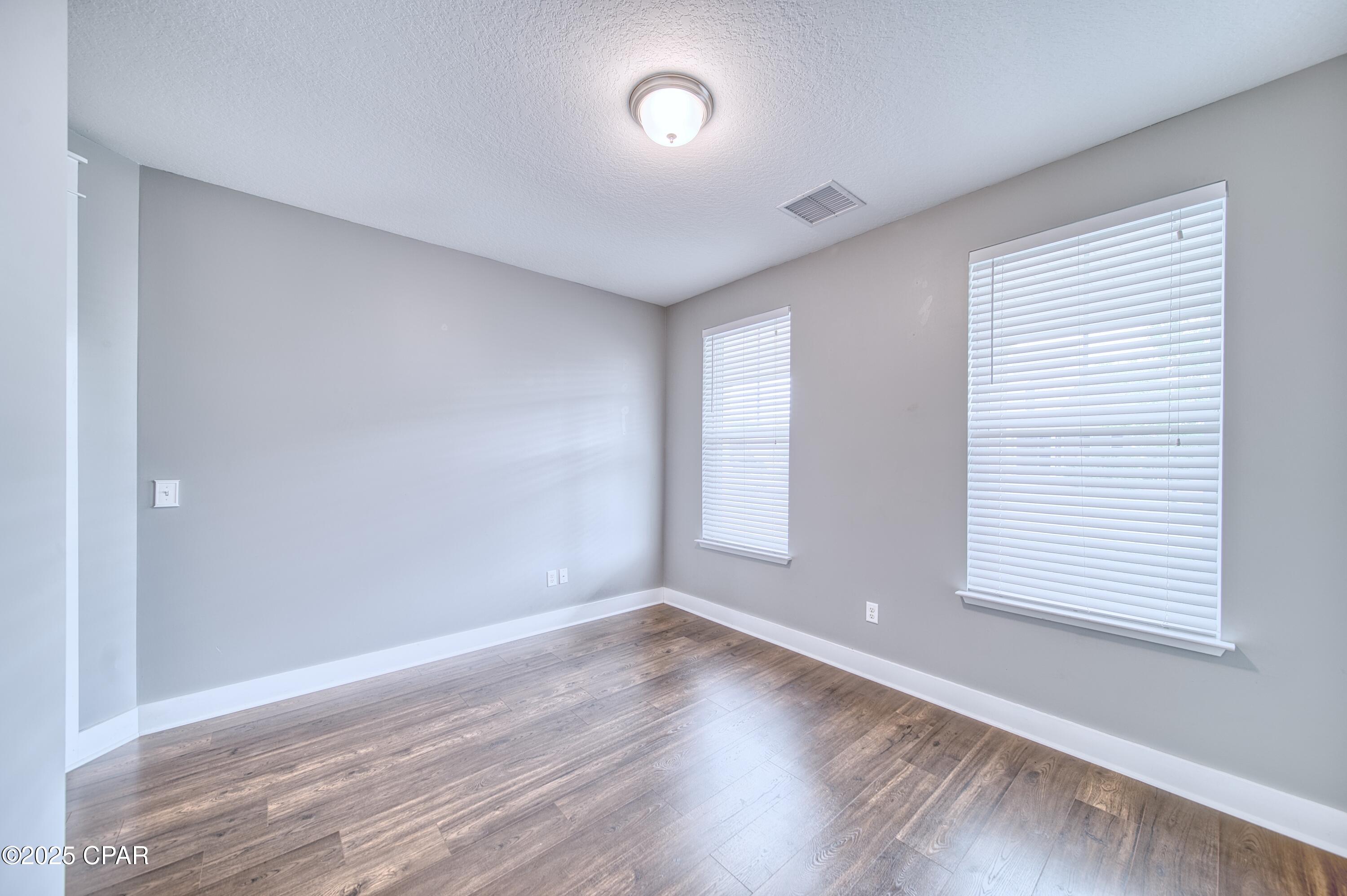 3113 E Heartleaf Avenue