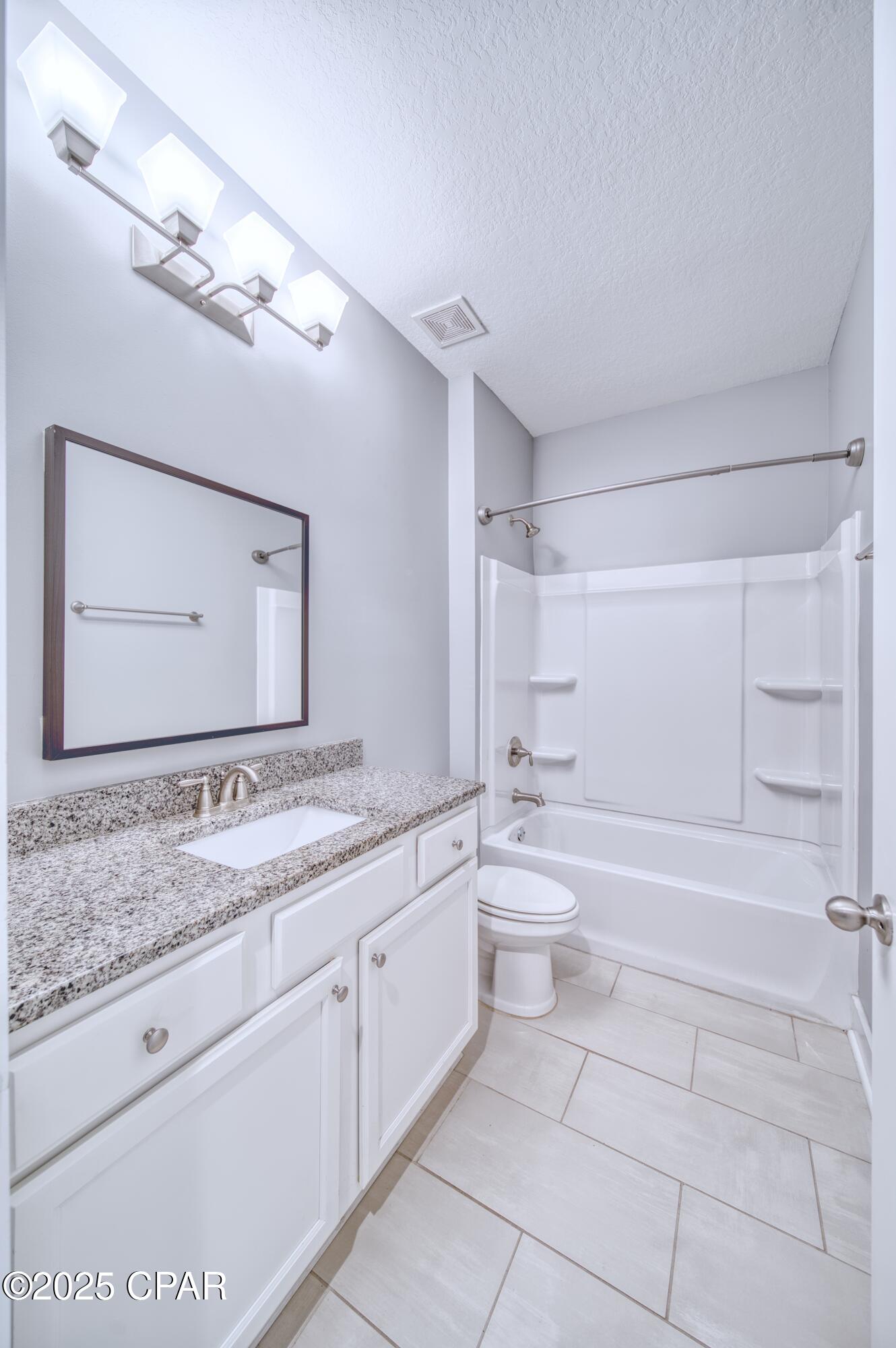 3113 E Heartleaf Avenue