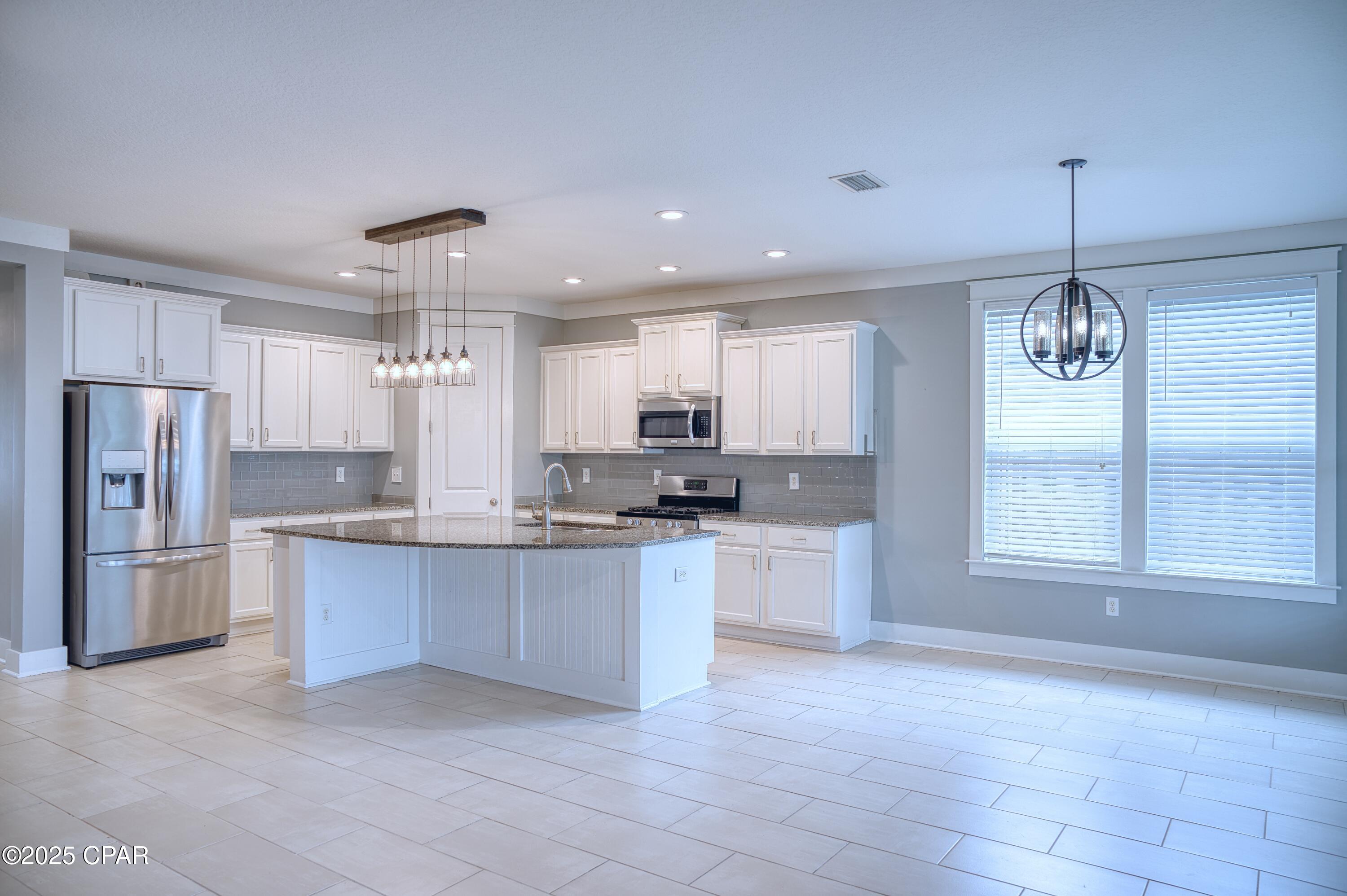 3113 E Heartleaf Avenue