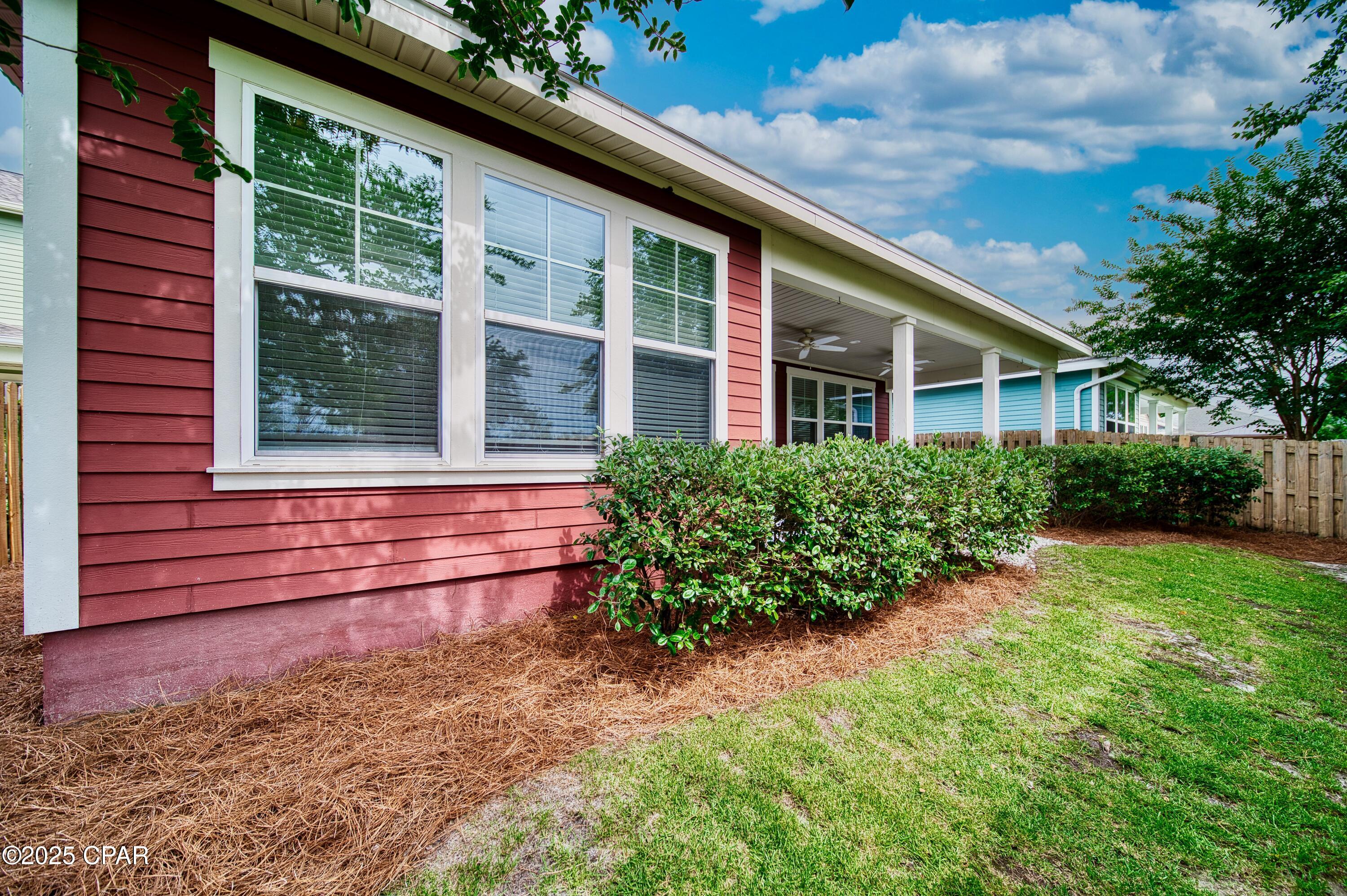 3113 E Heartleaf Avenue