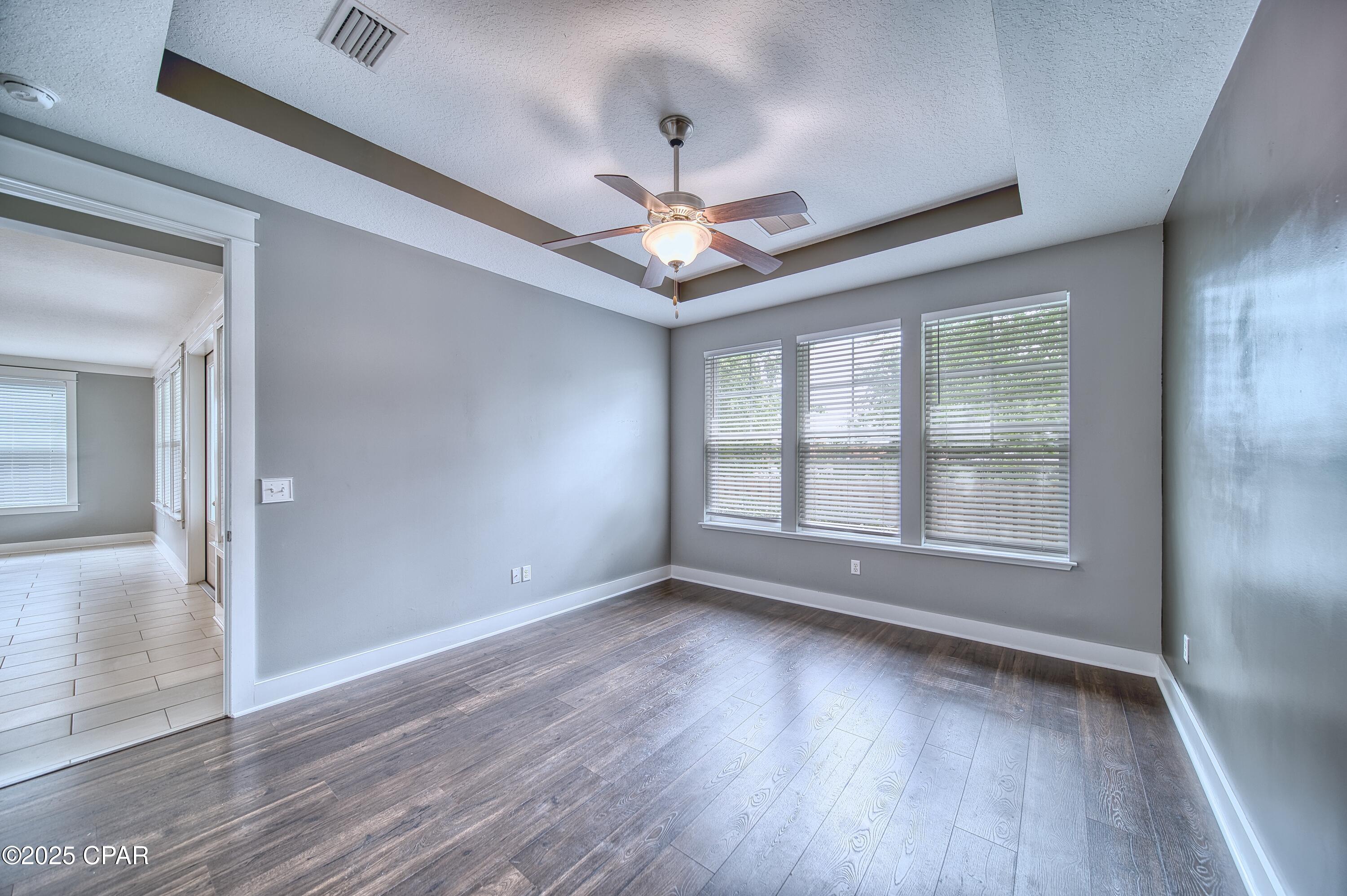 3113 E Heartleaf Avenue