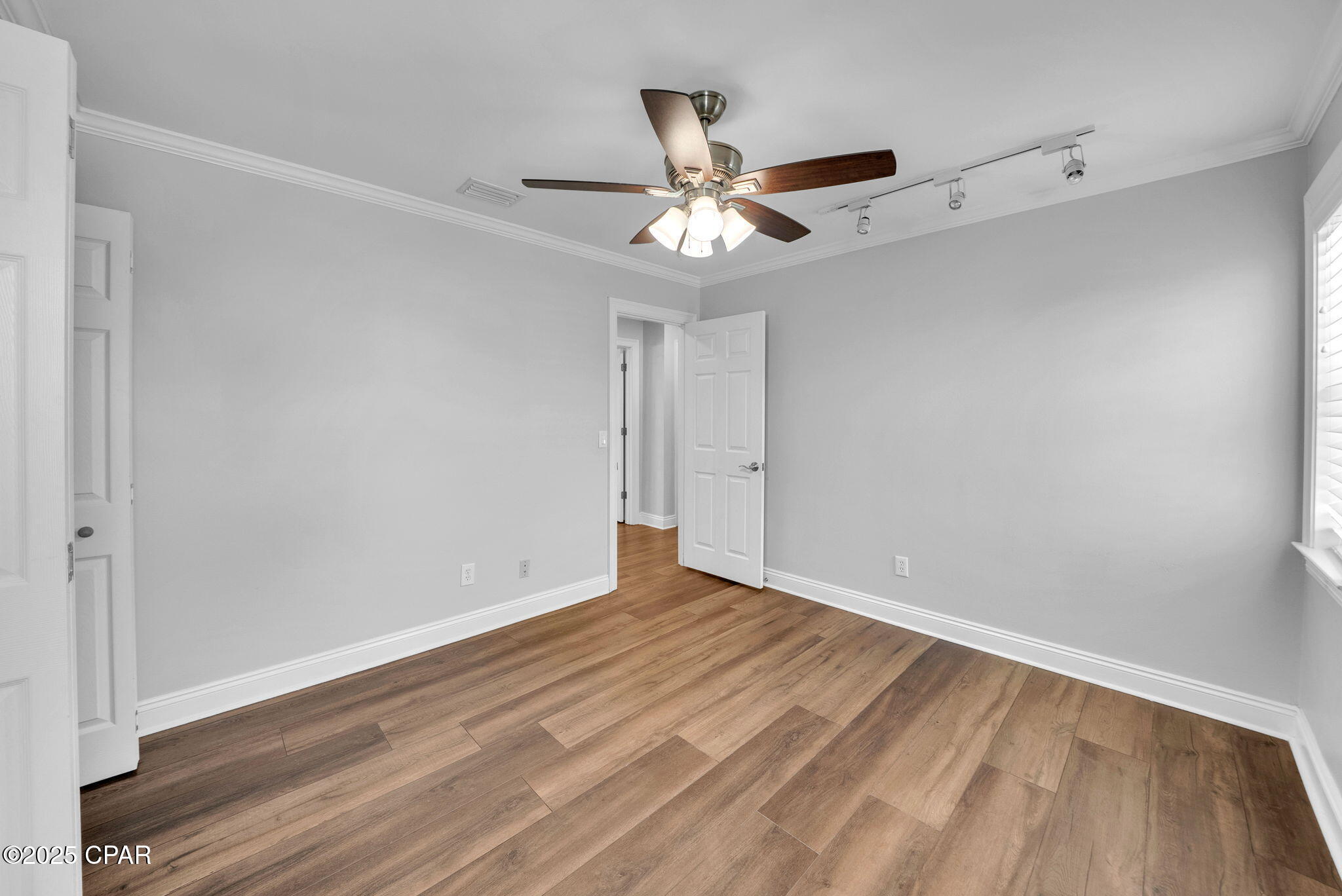 2207 W 33rd Street