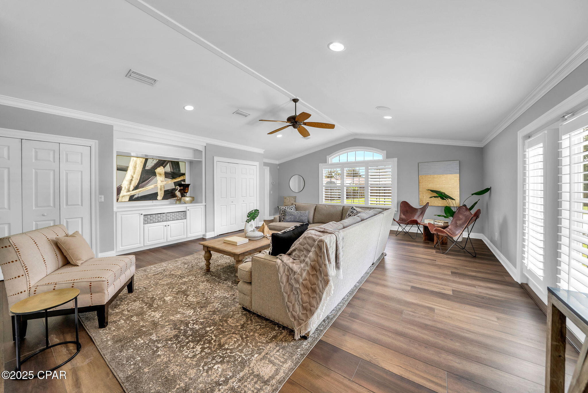 2207 W 33rd Street