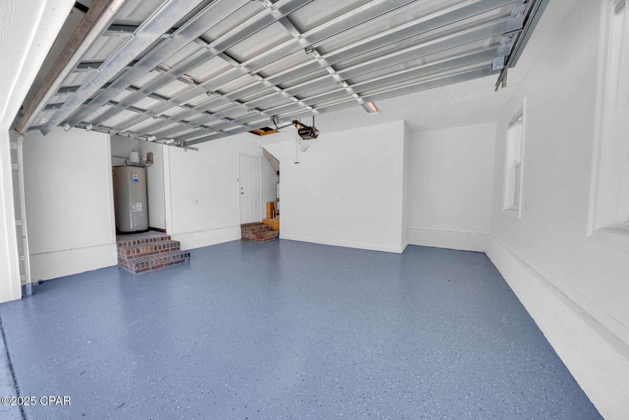 2207 W 33rd Street
