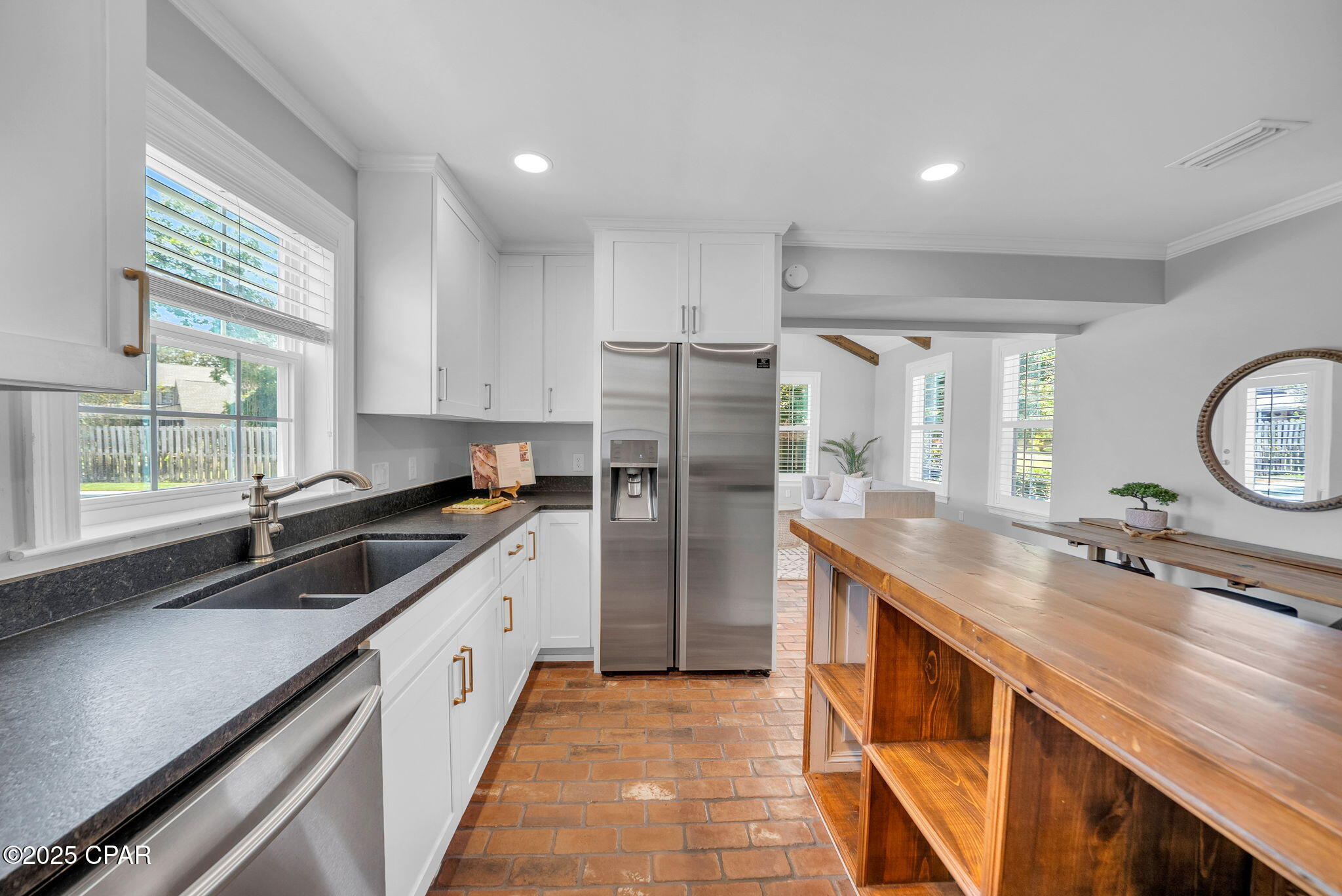 2207 W 33rd Street
