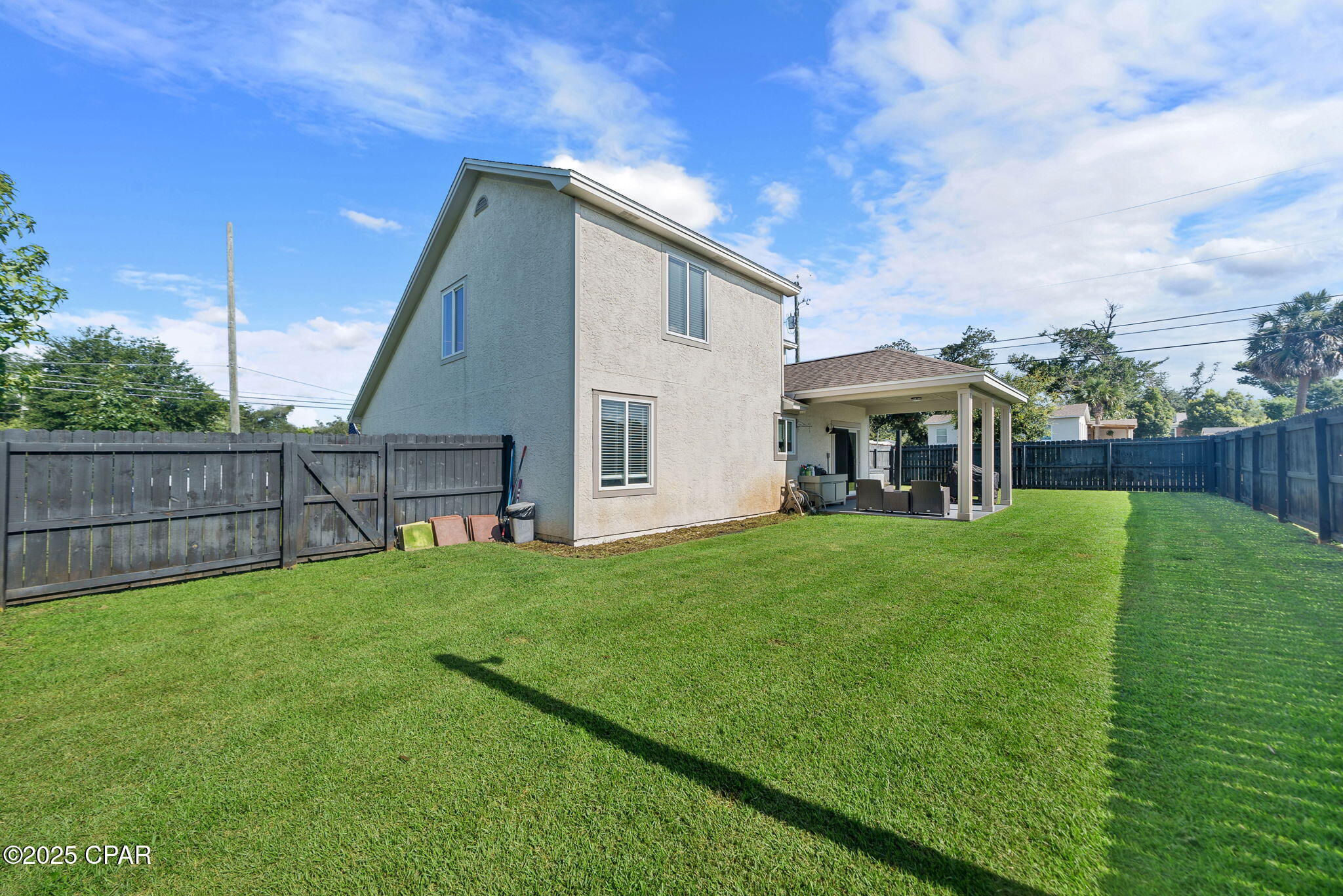 228 N Macarthur Avenue