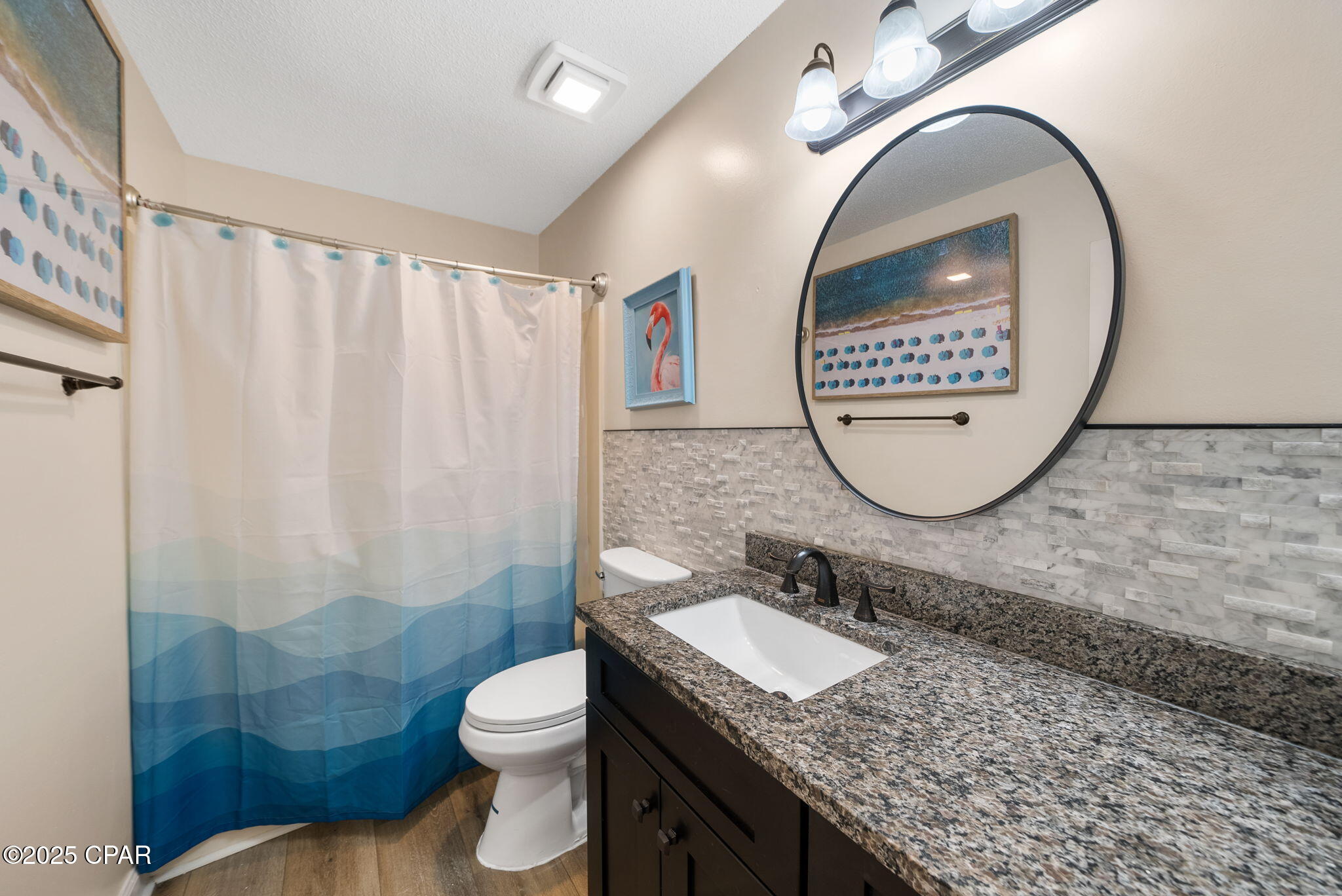 228 N Macarthur Avenue