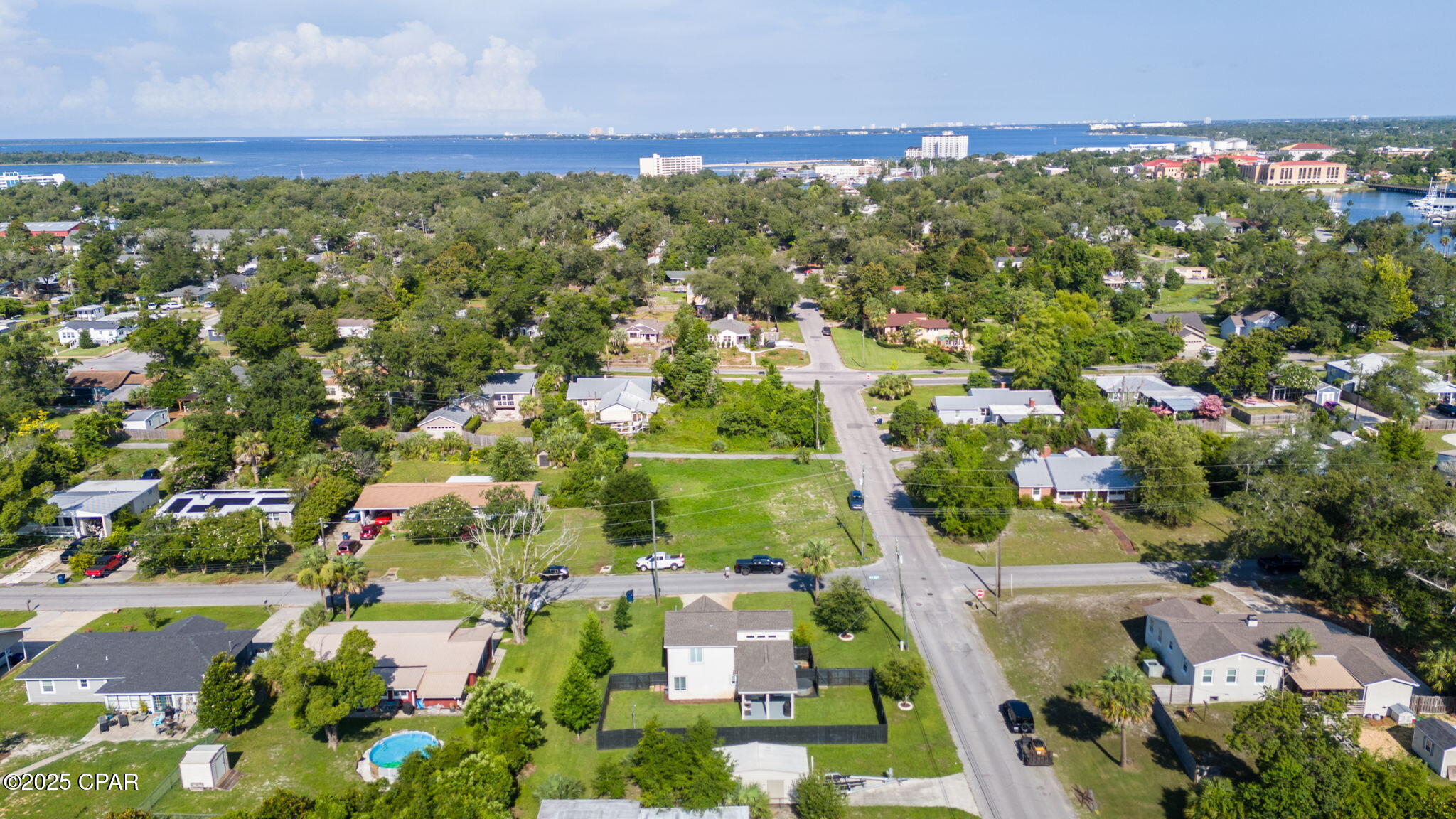 228 N Macarthur Avenue