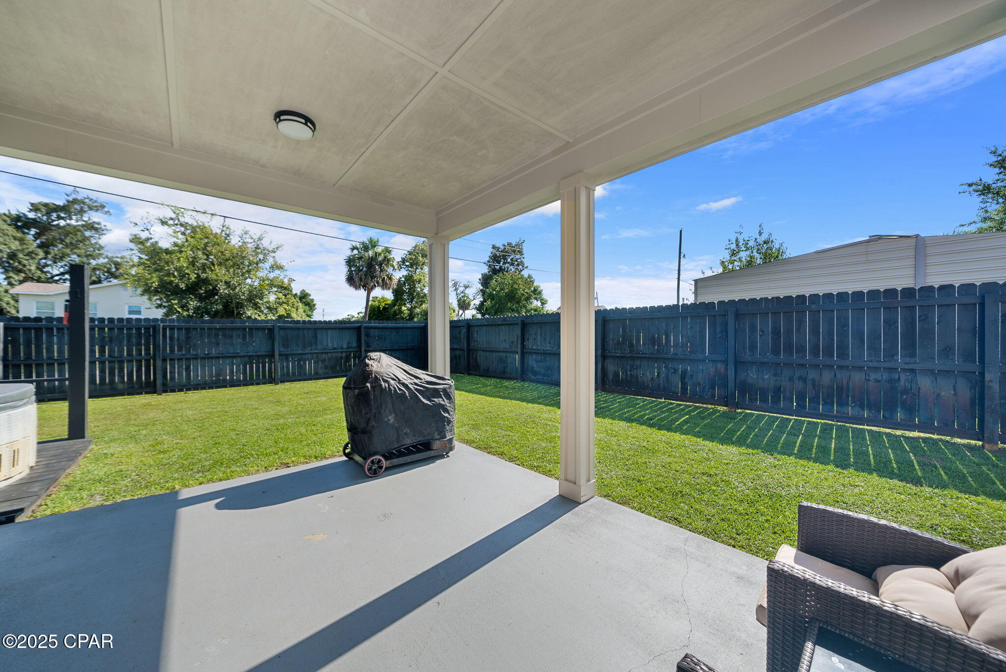 228 N Macarthur Avenue