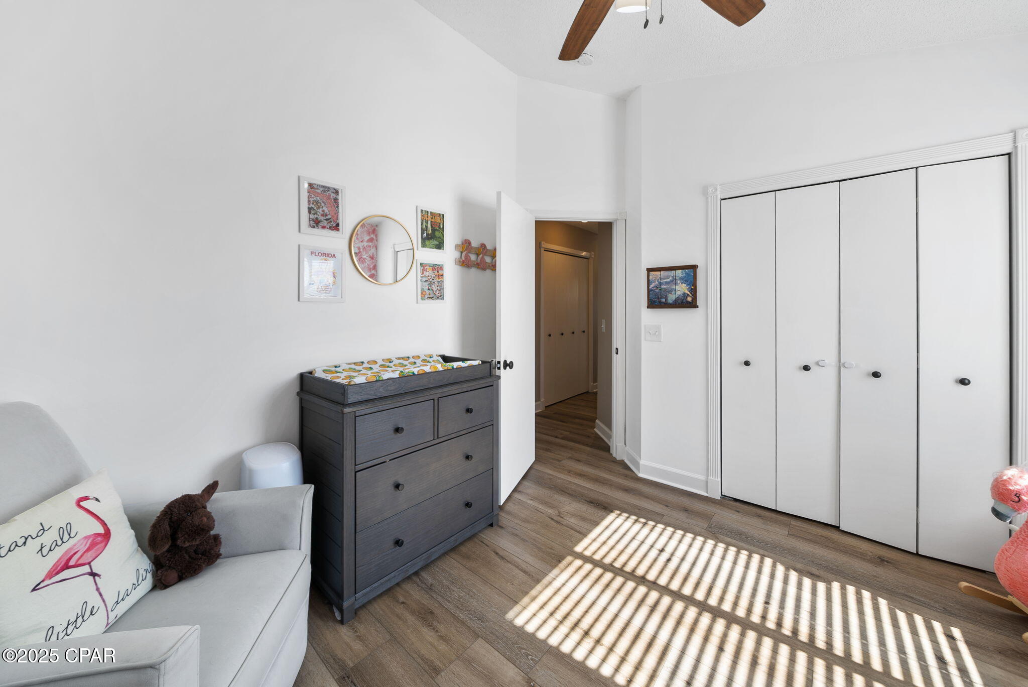 228 N Macarthur Avenue