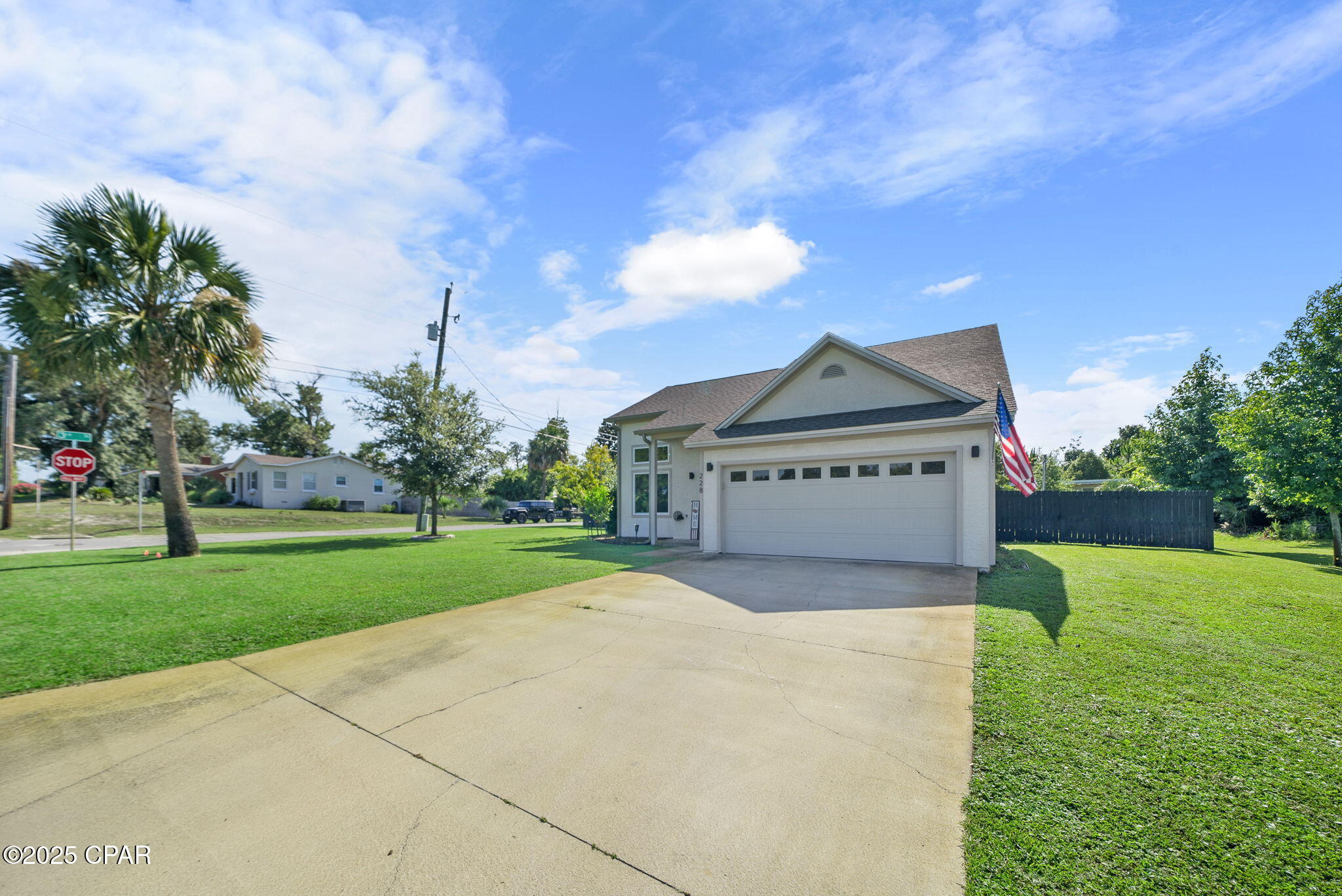 228 N Macarthur Avenue