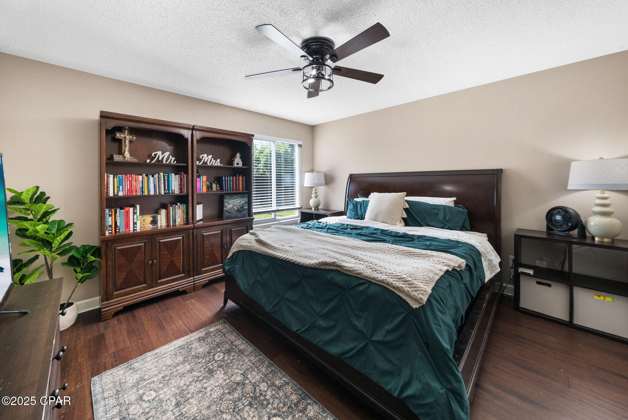 228 N Macarthur Avenue