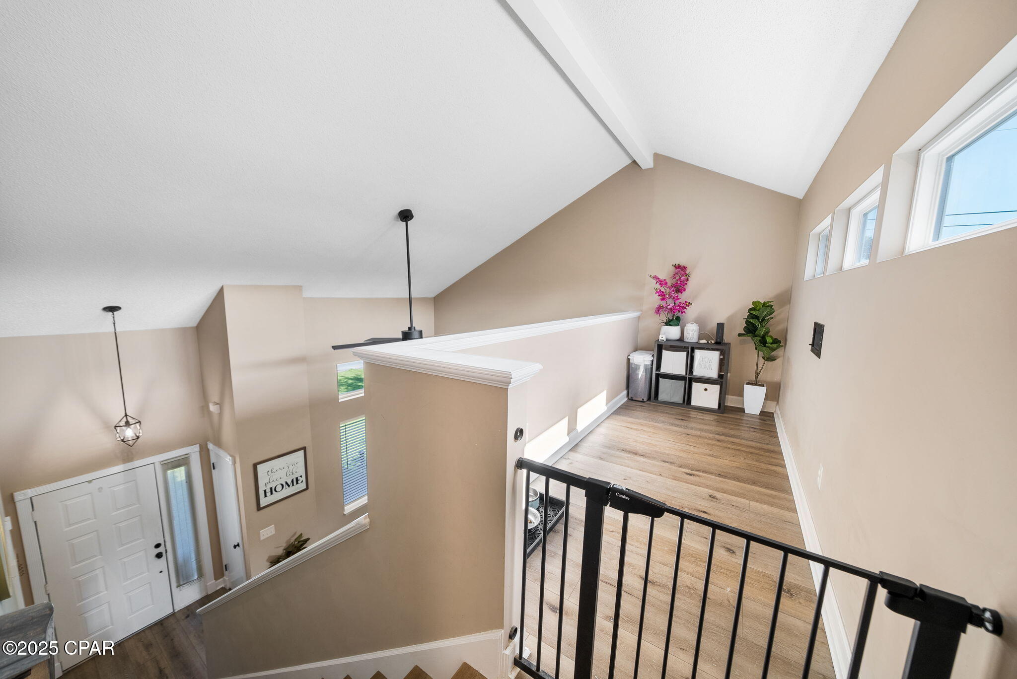 228 N Macarthur Avenue