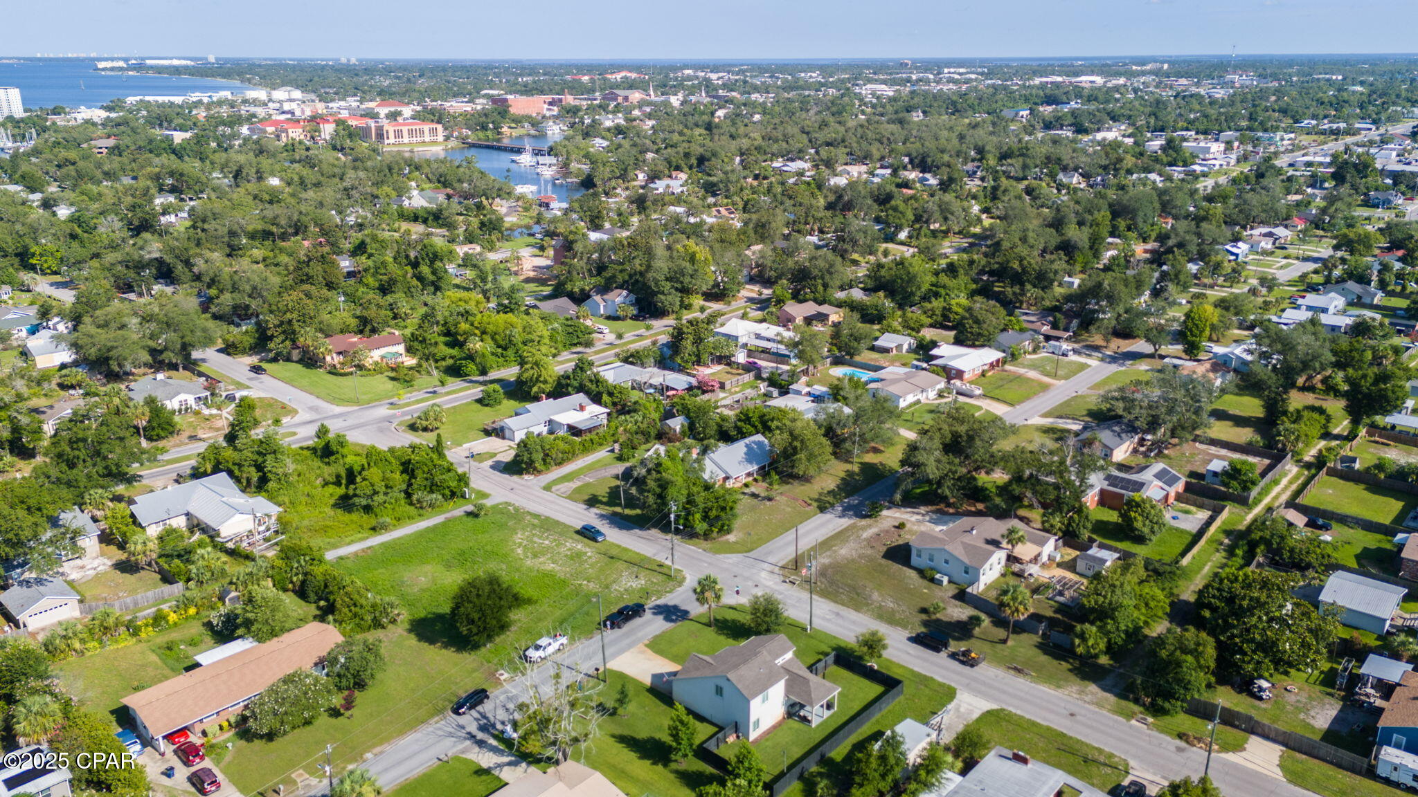 228 N Macarthur Avenue