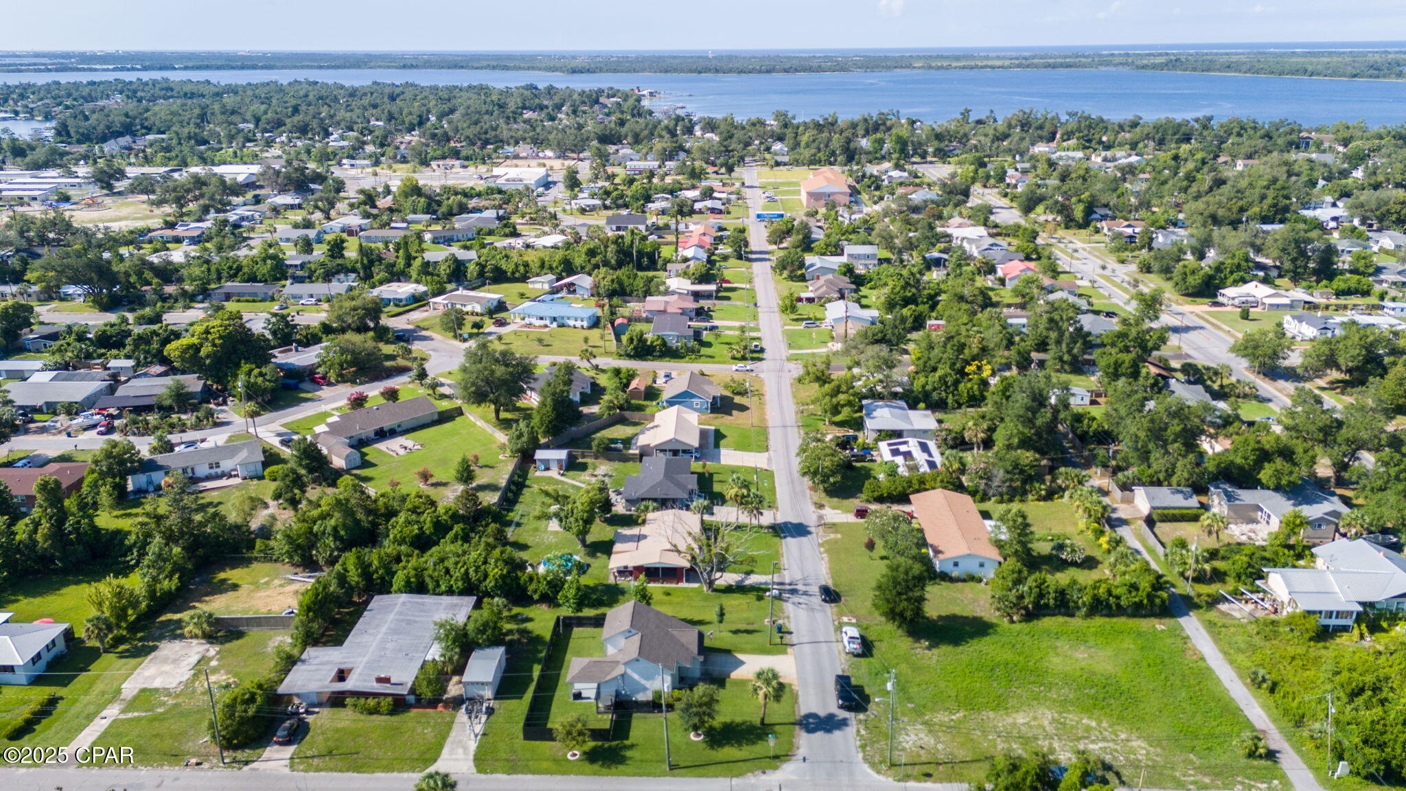 228 N Macarthur Avenue