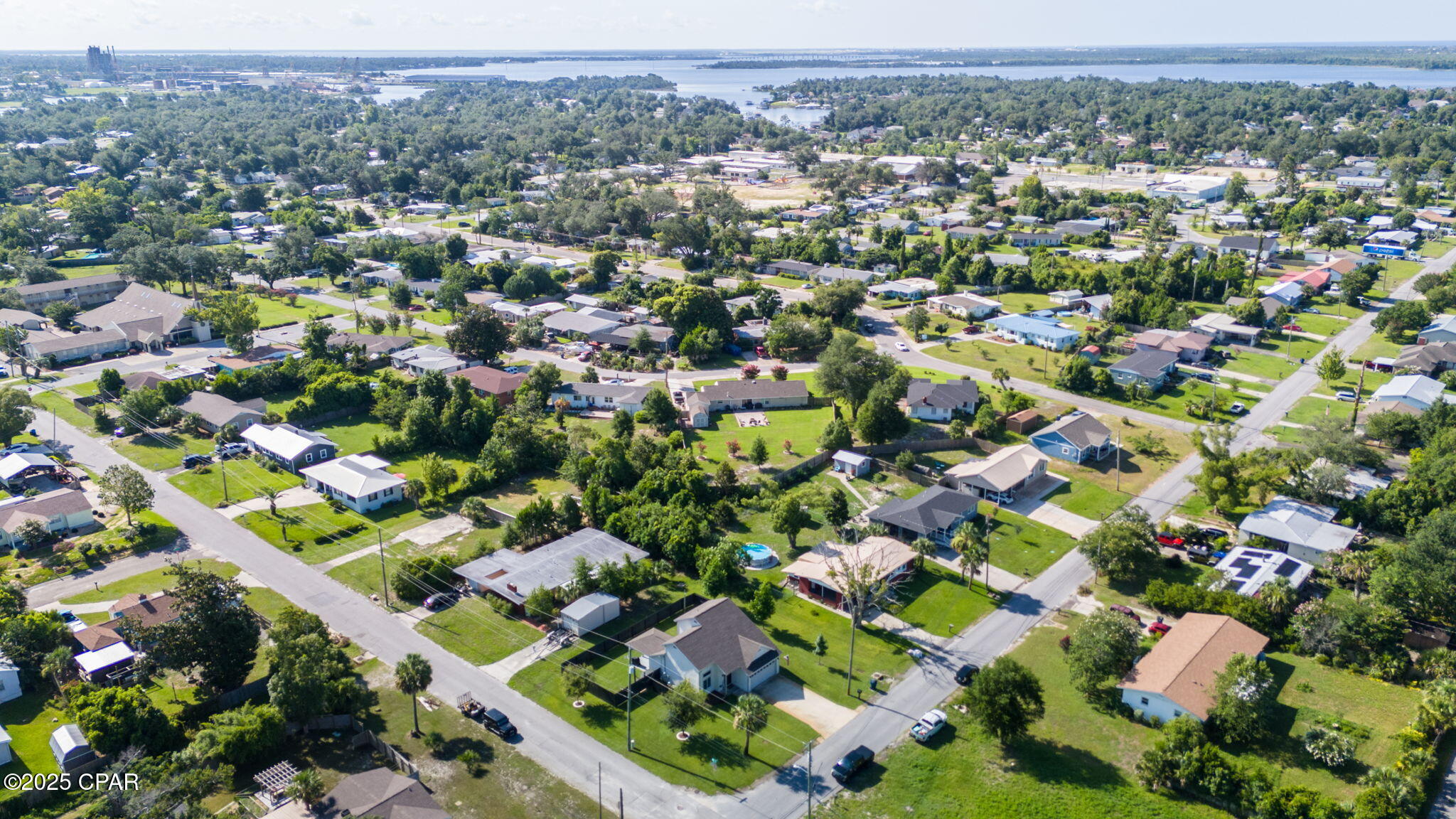 228 N Macarthur Avenue