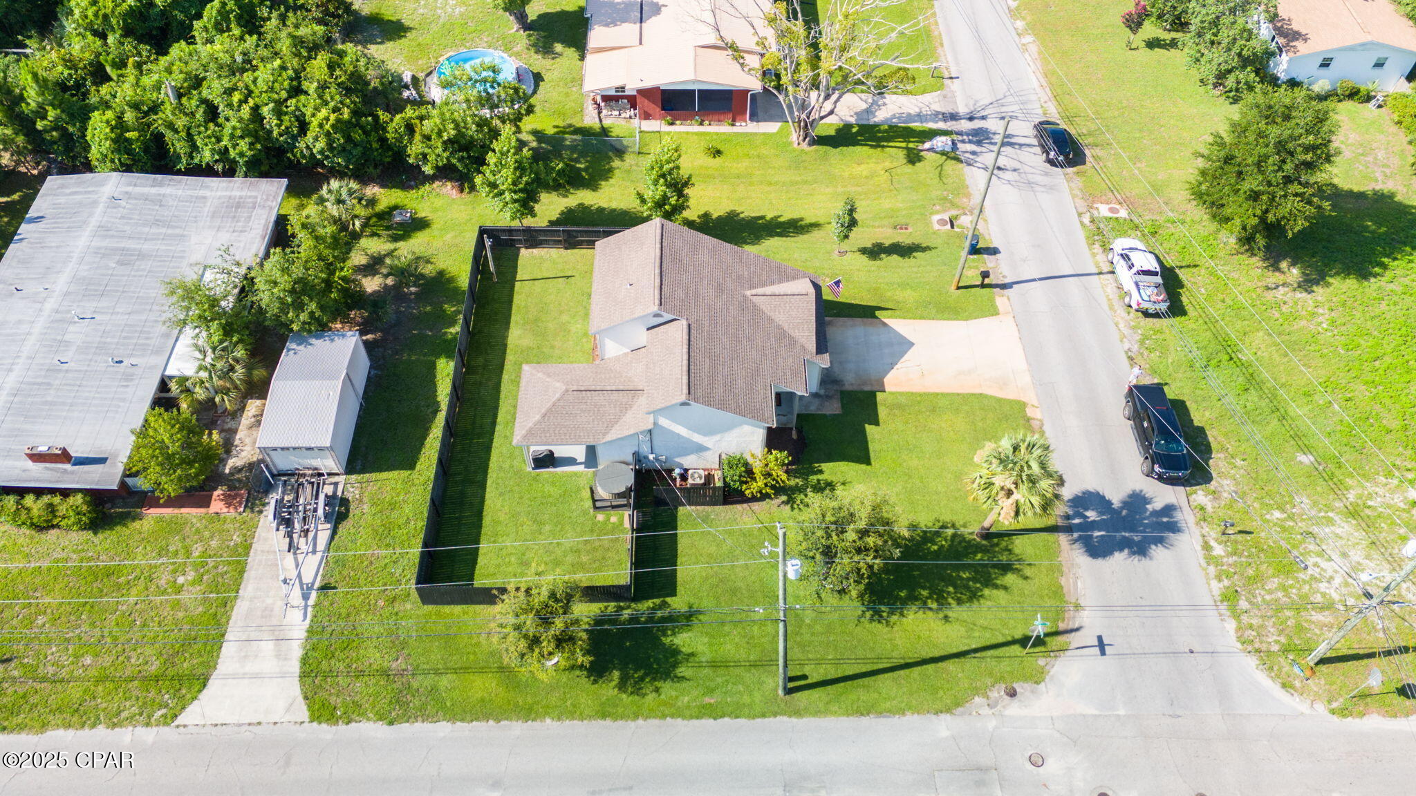 228 N Macarthur Avenue