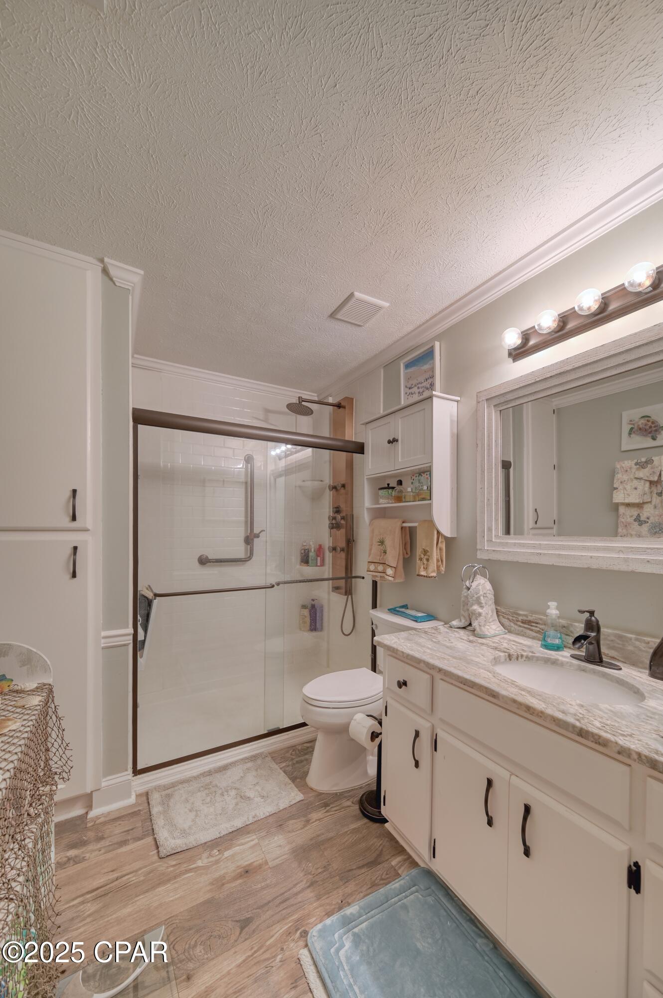 5514 Lakewood Circle