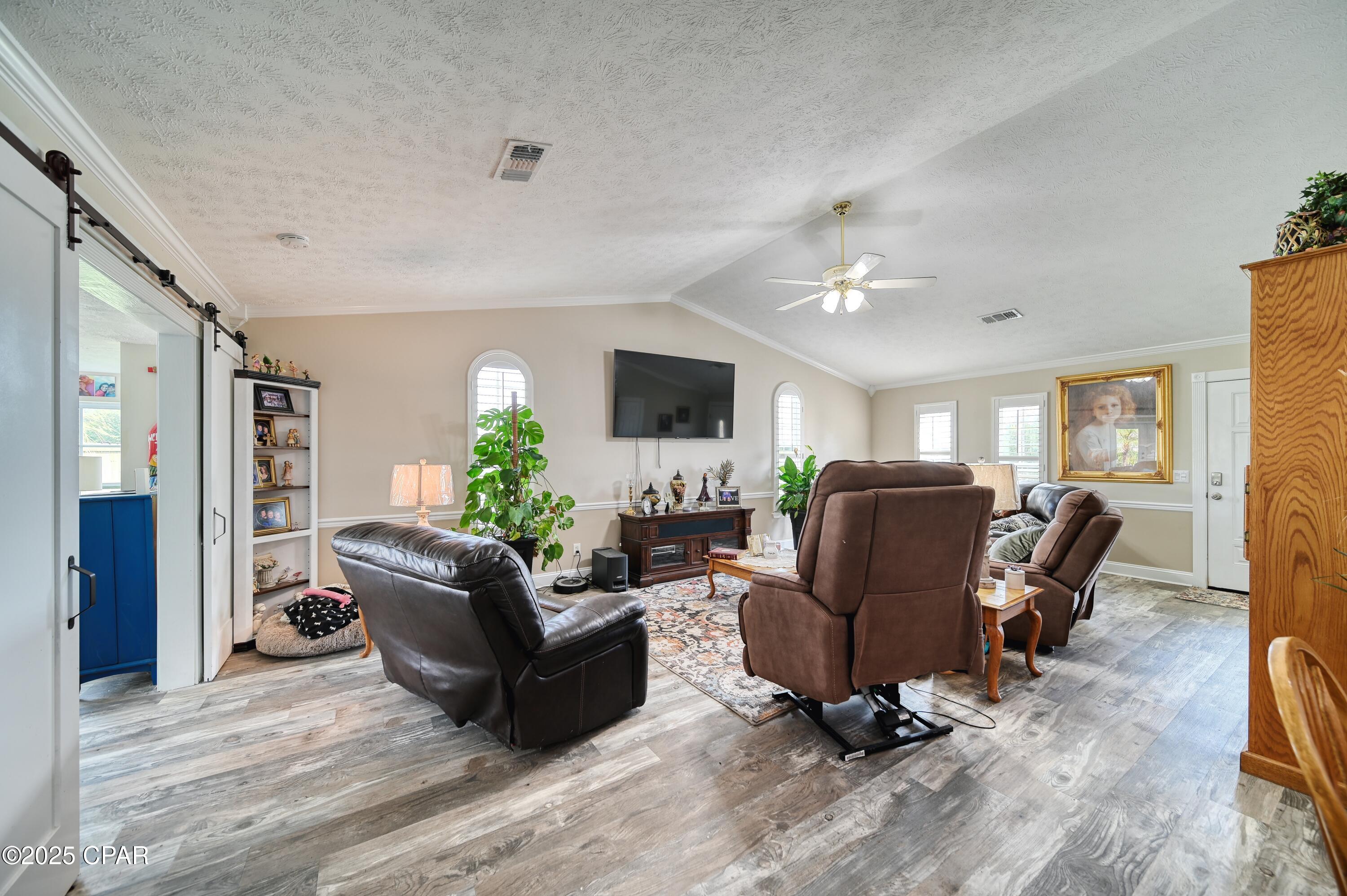 5514 Lakewood Circle