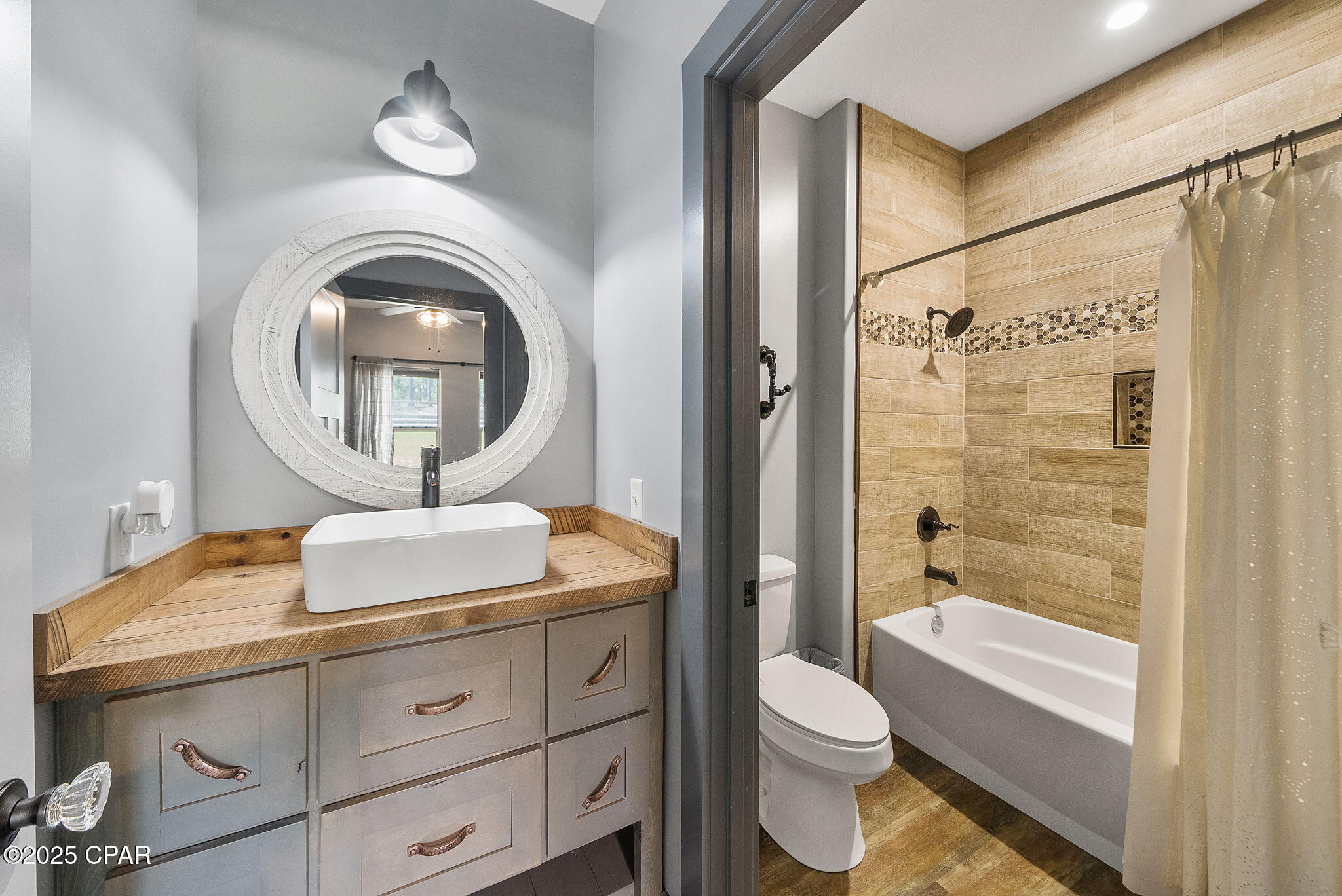 4832 Lake Ridge Drive