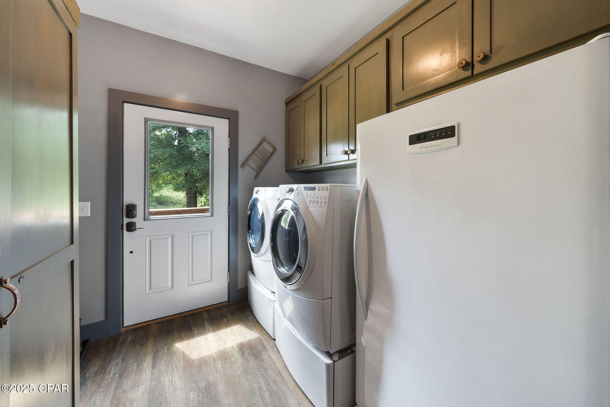 4832 Lake Ridge Drive