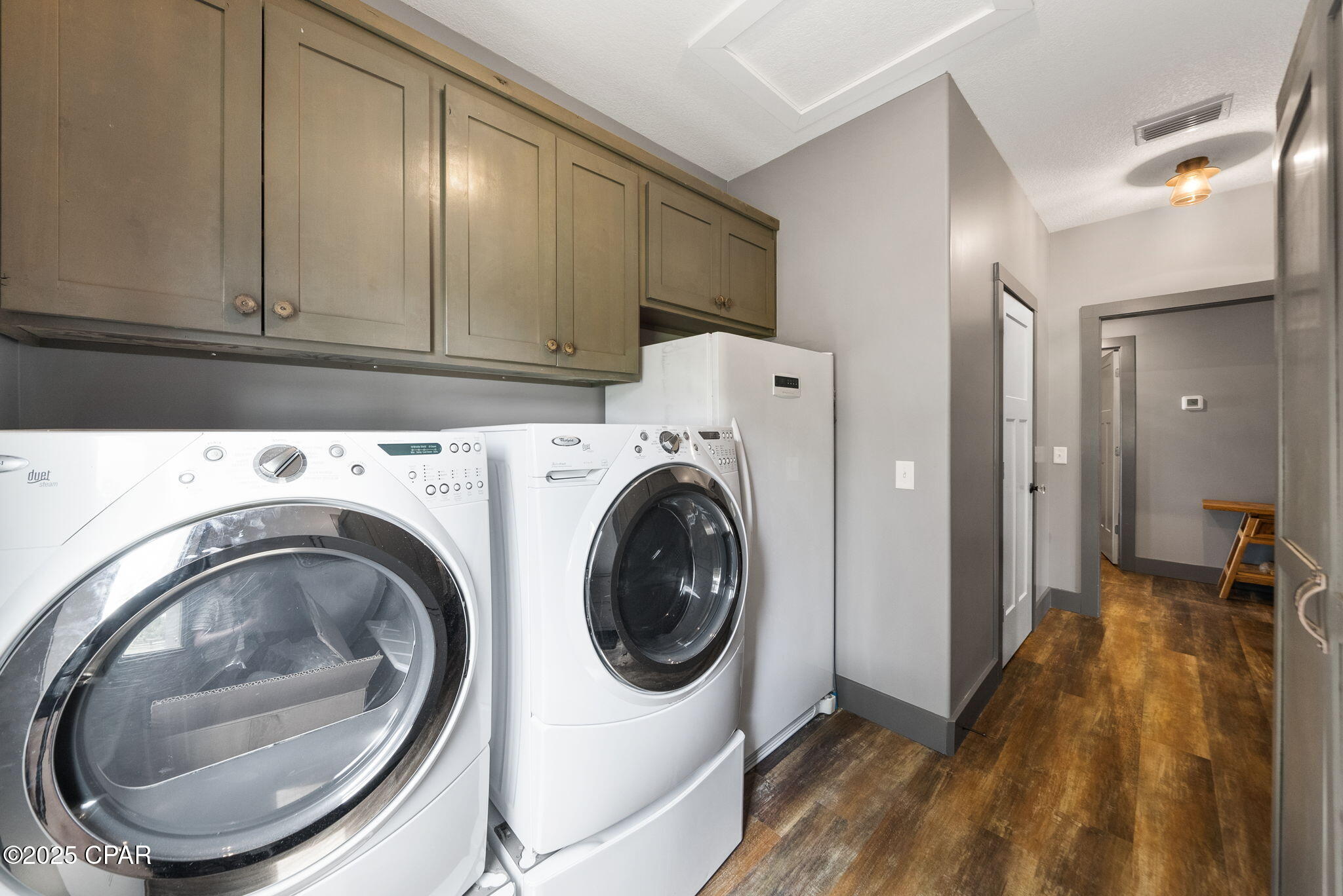 4832 Lake Ridge Drive