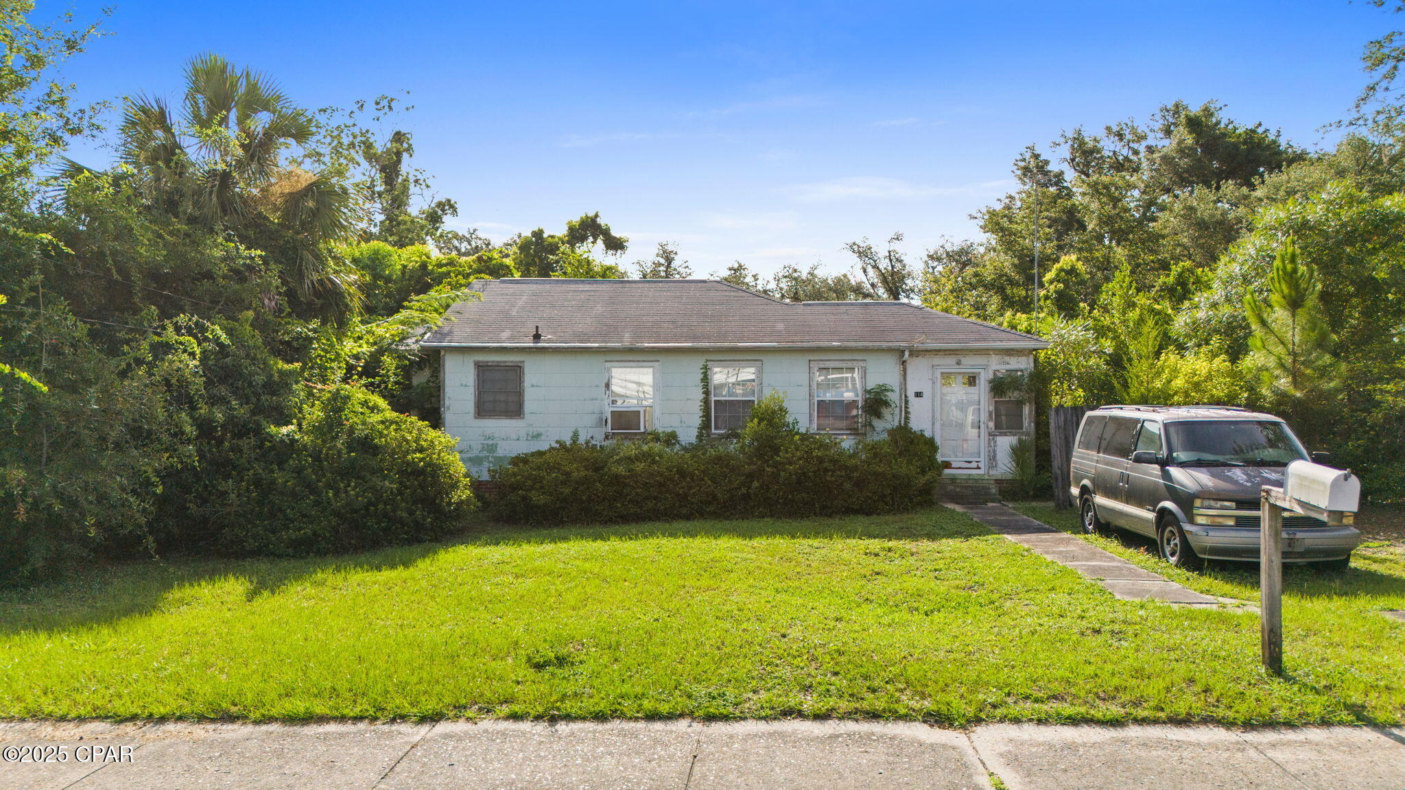 114 N Harris Avenue