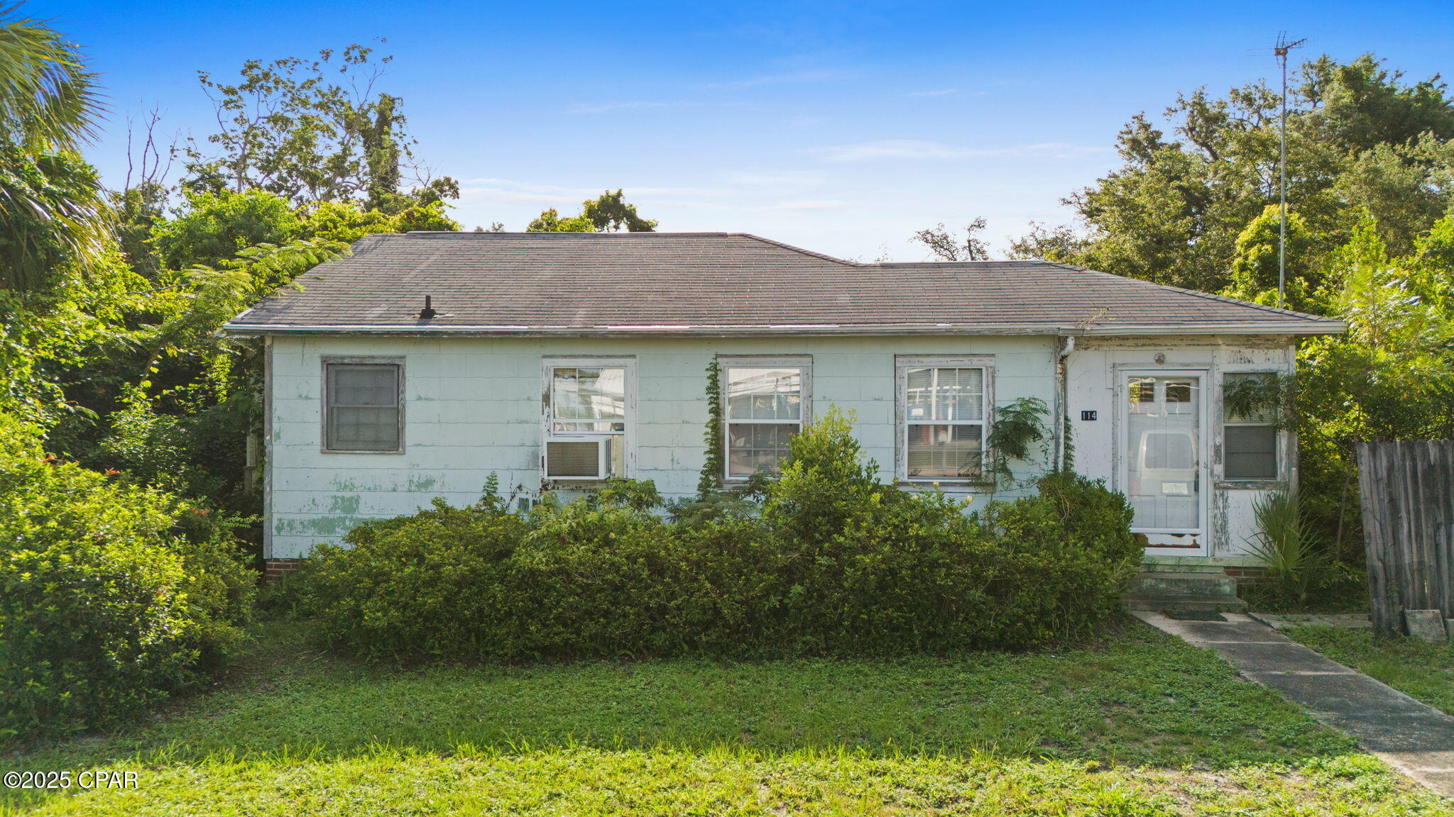 114 N Harris Avenue