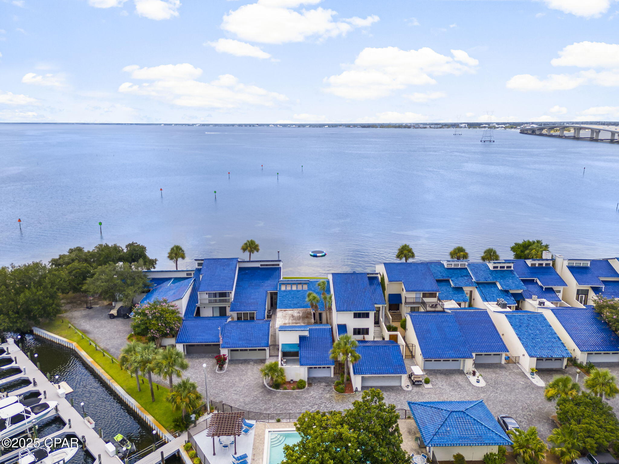 425 Bayshore Drive 12