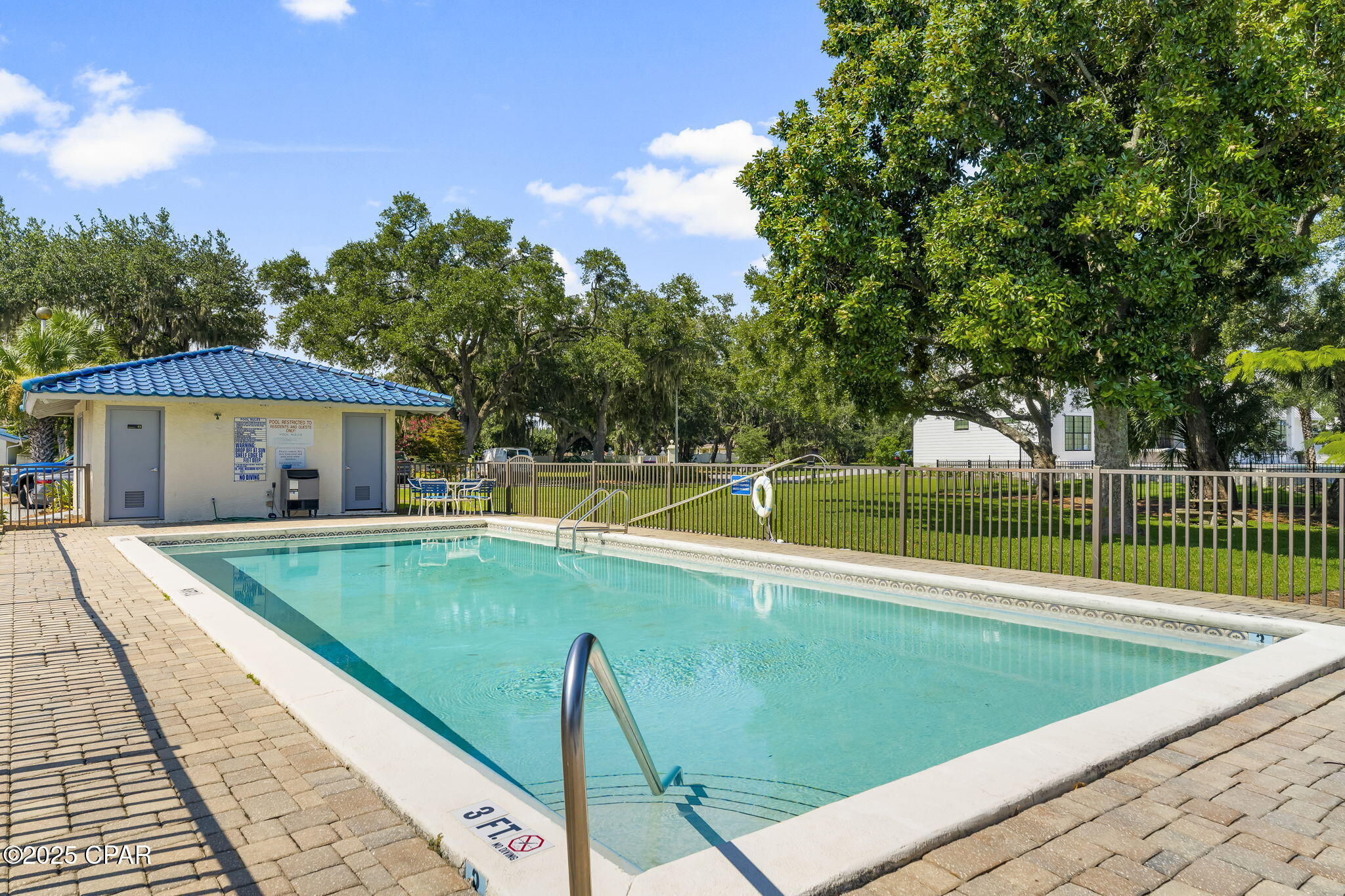 425 Bayshore Drive 12