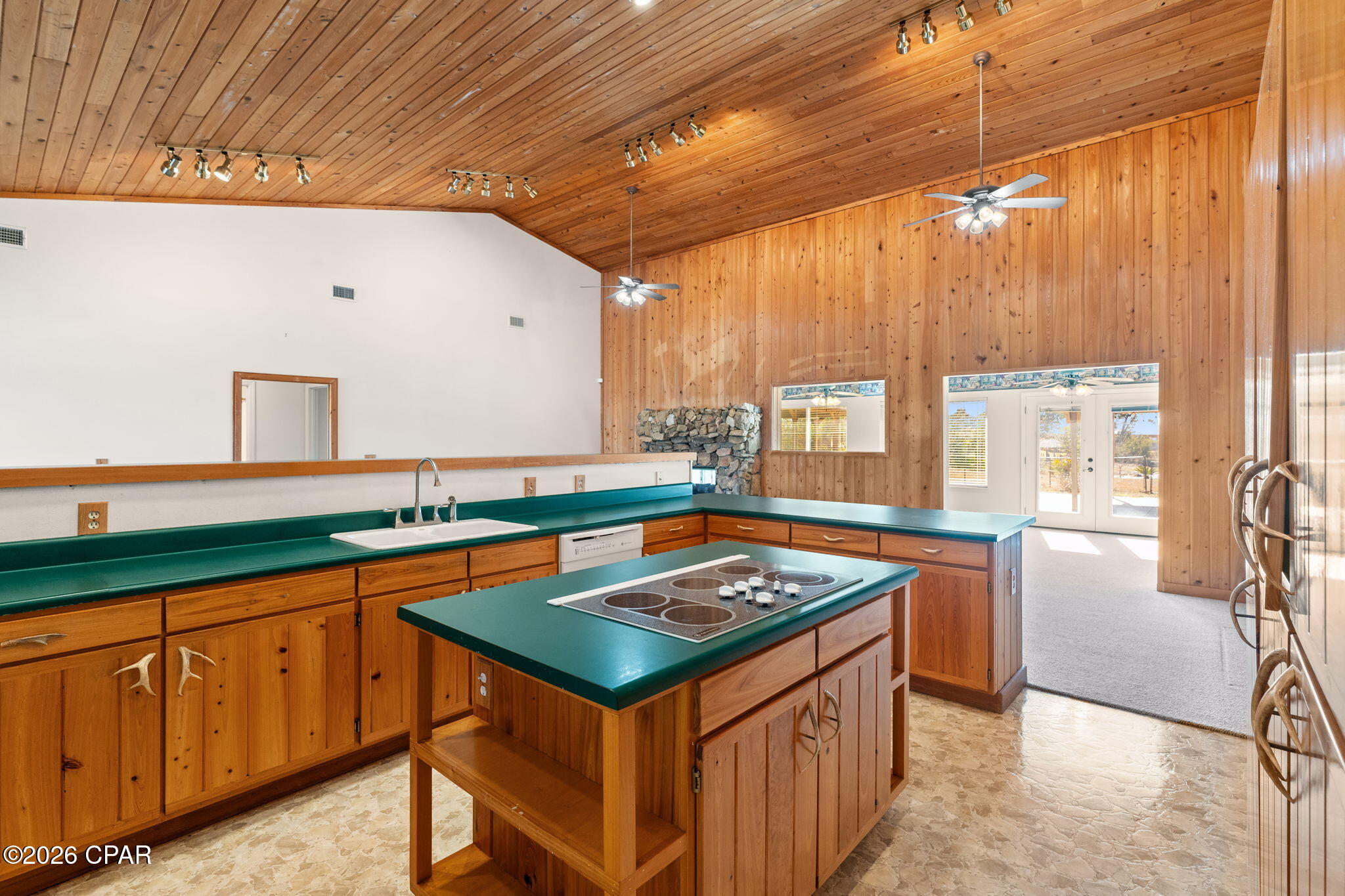 4330 De Len Drive