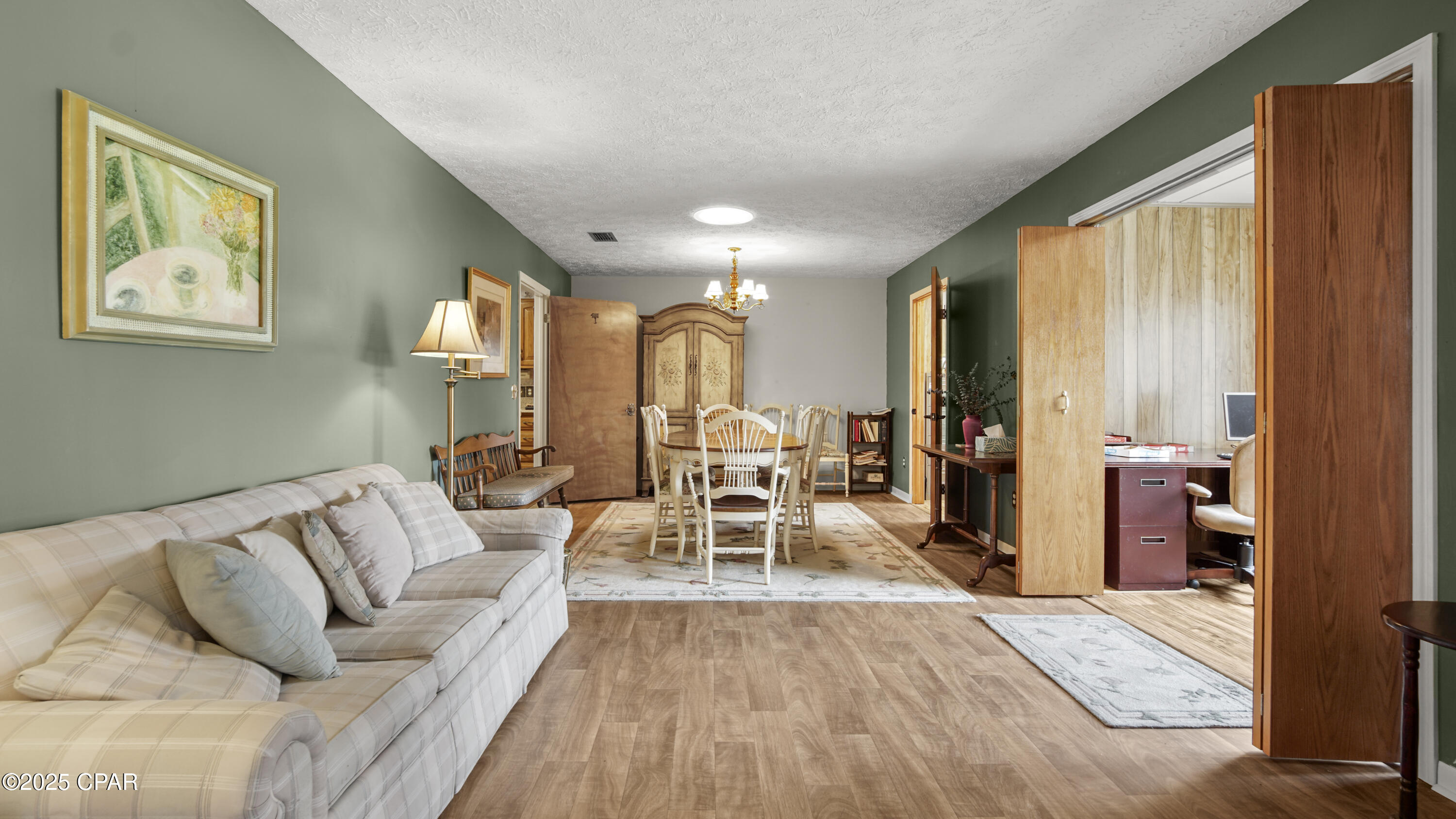 1303 Wildridge Road