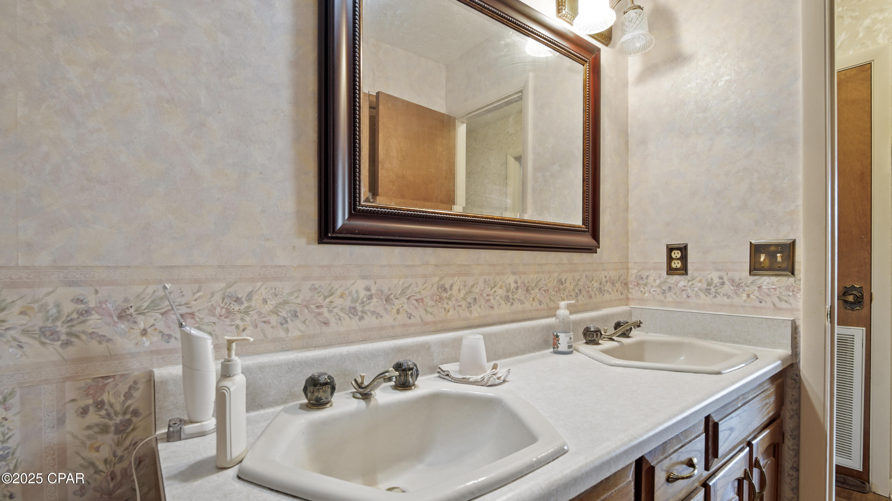 1303 Wildridge Road