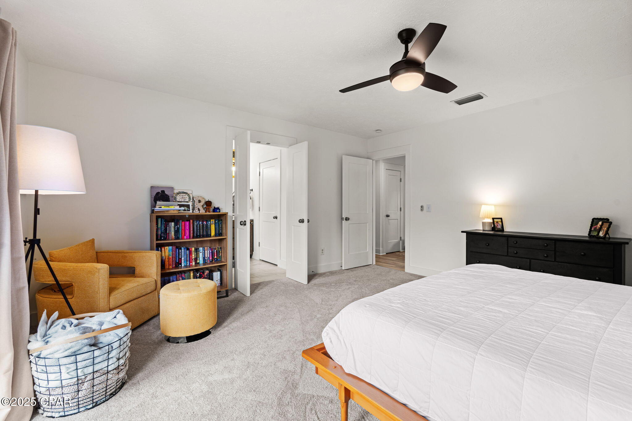 143 Queens Circle