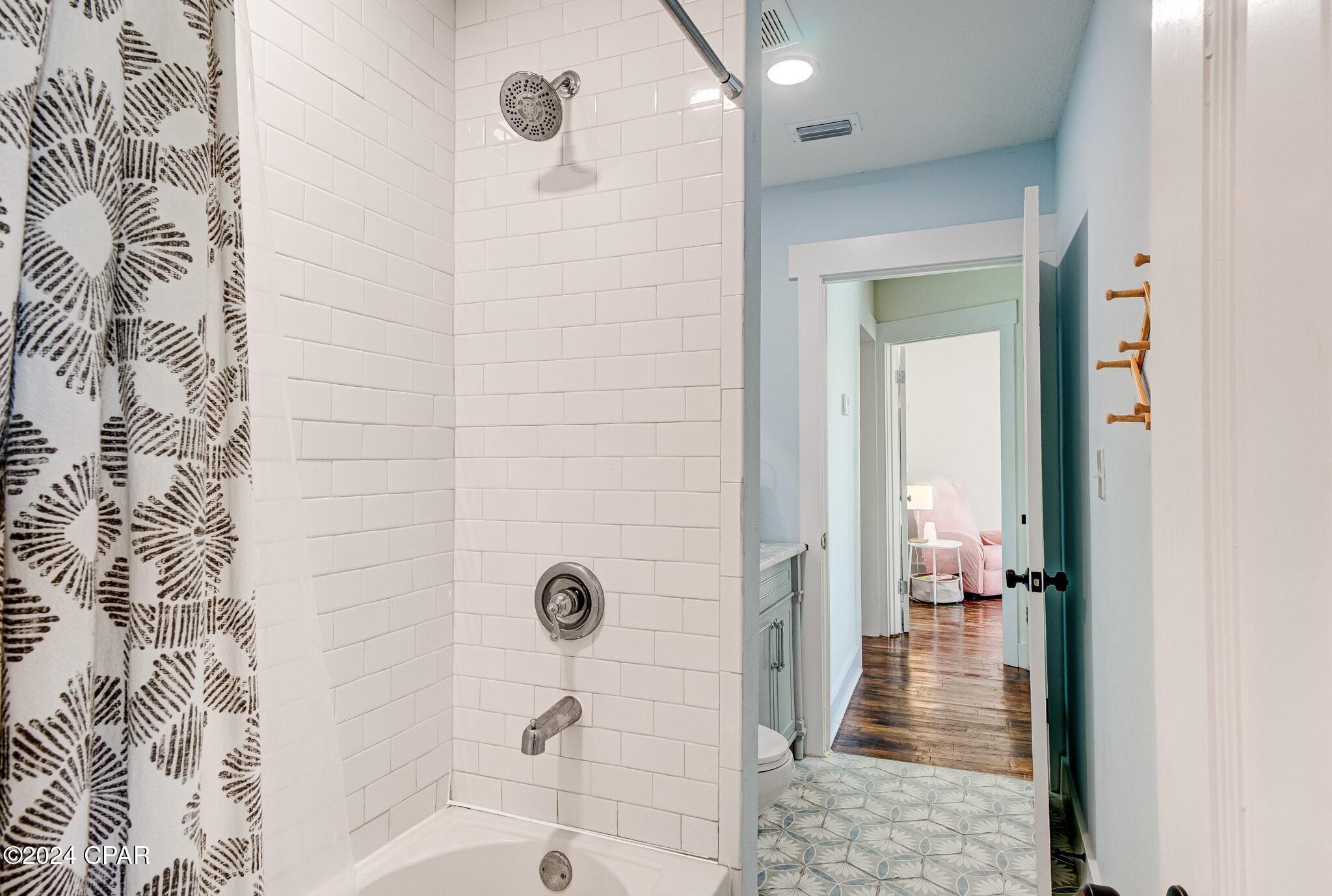 307 N Palo Alto Avenue